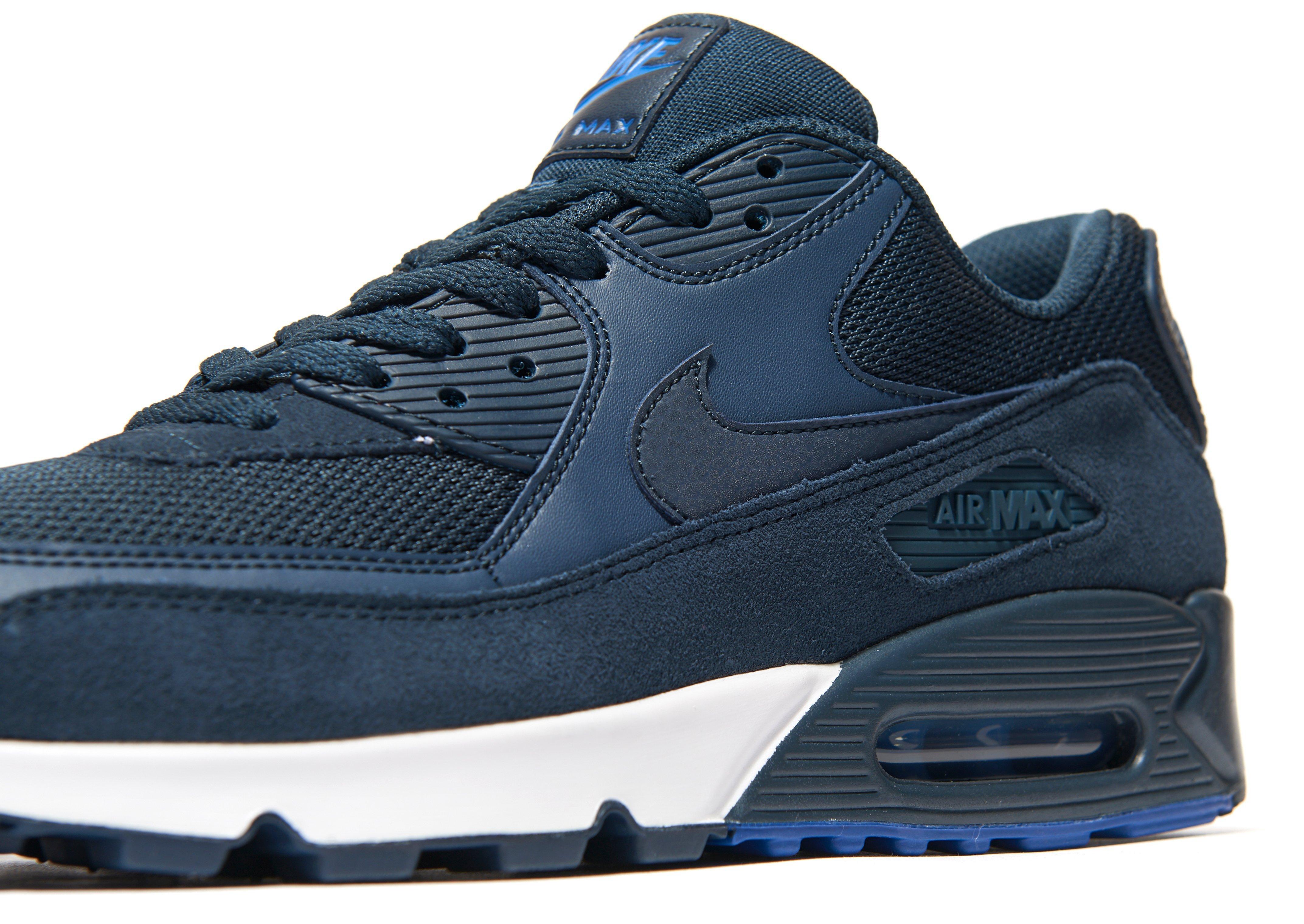 navy nike trainers