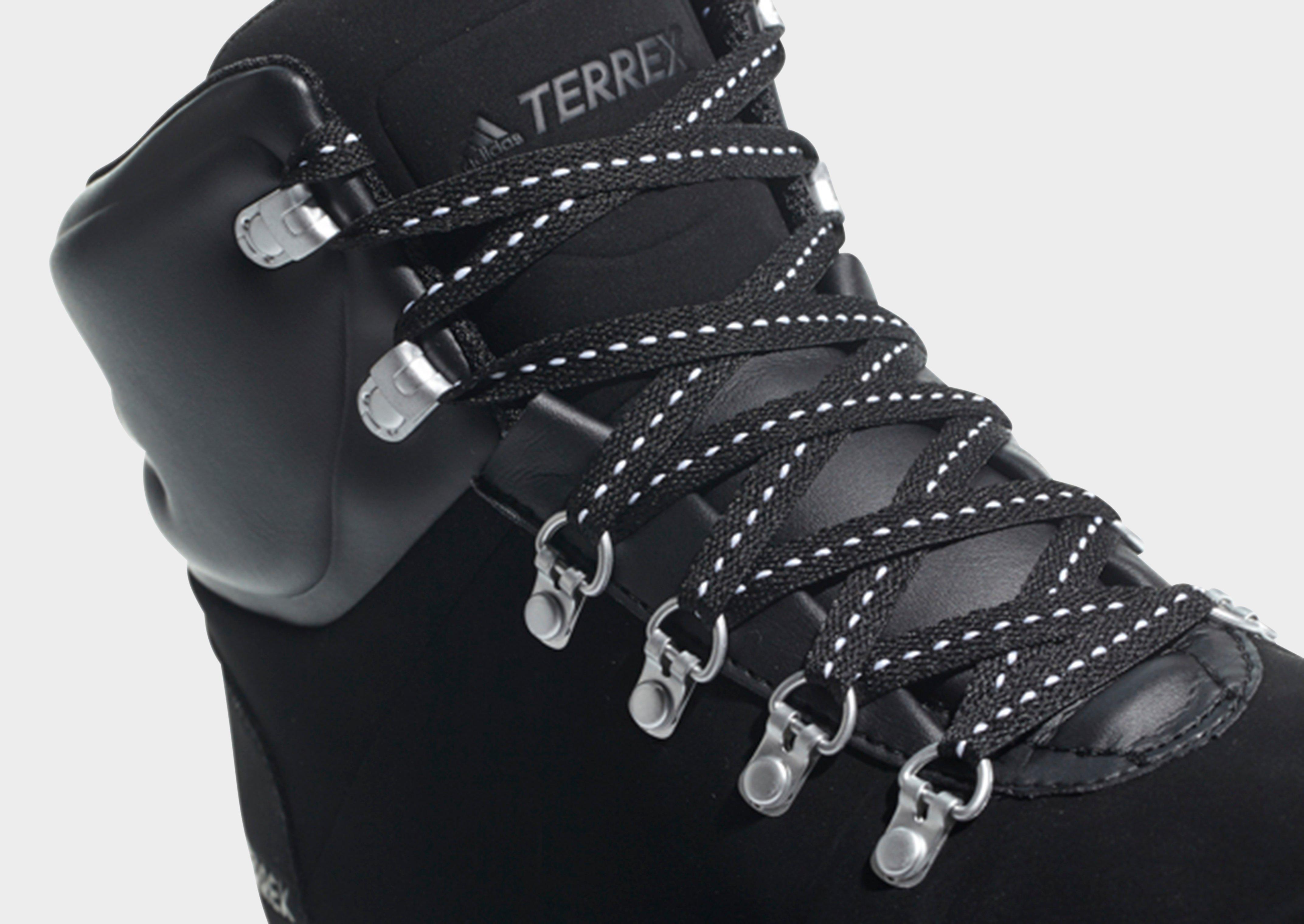 terrex pathmaker climawarm boots