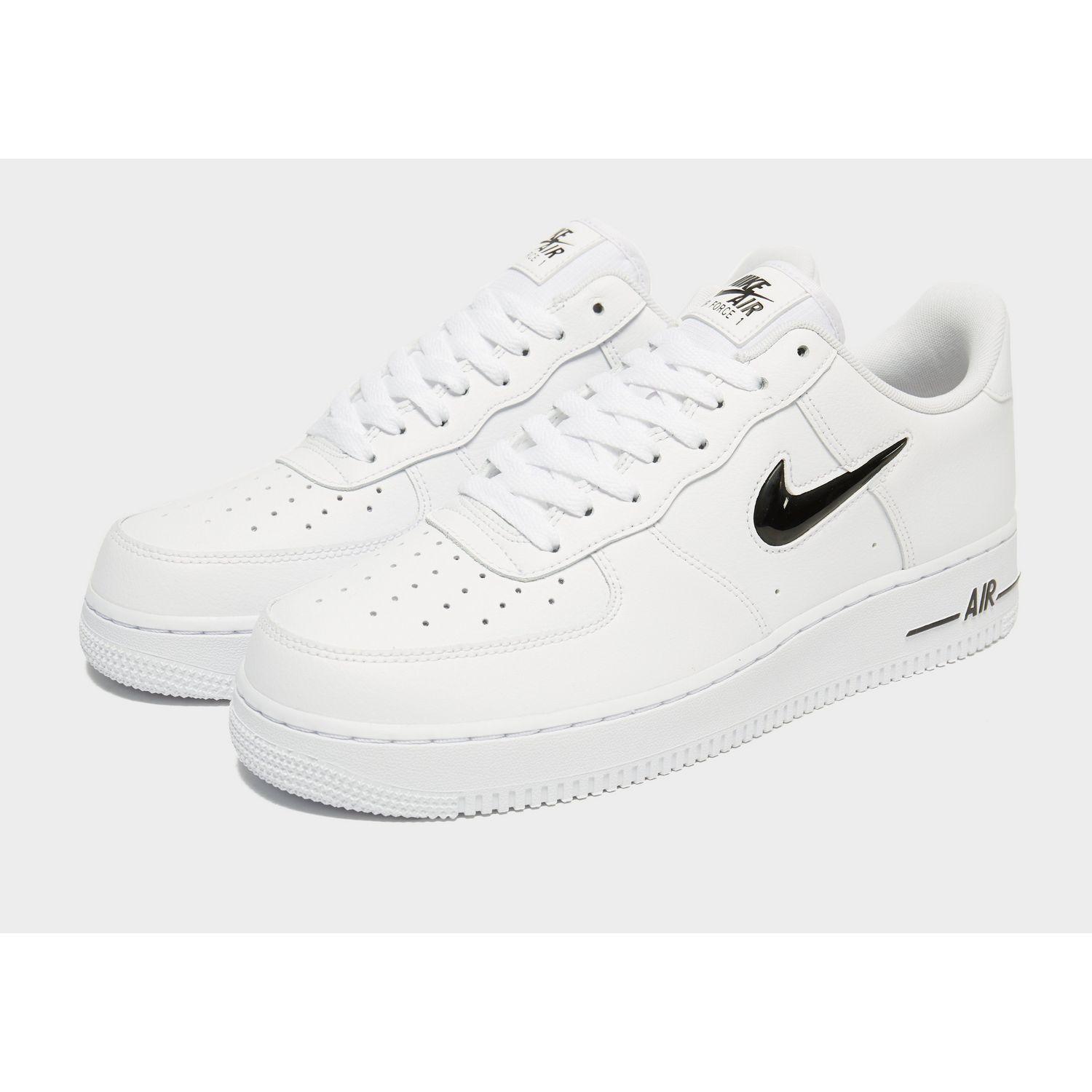 air force white with black tick