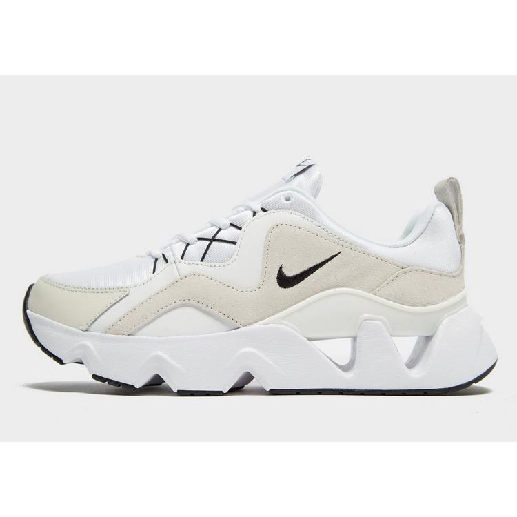white nike ryz 365