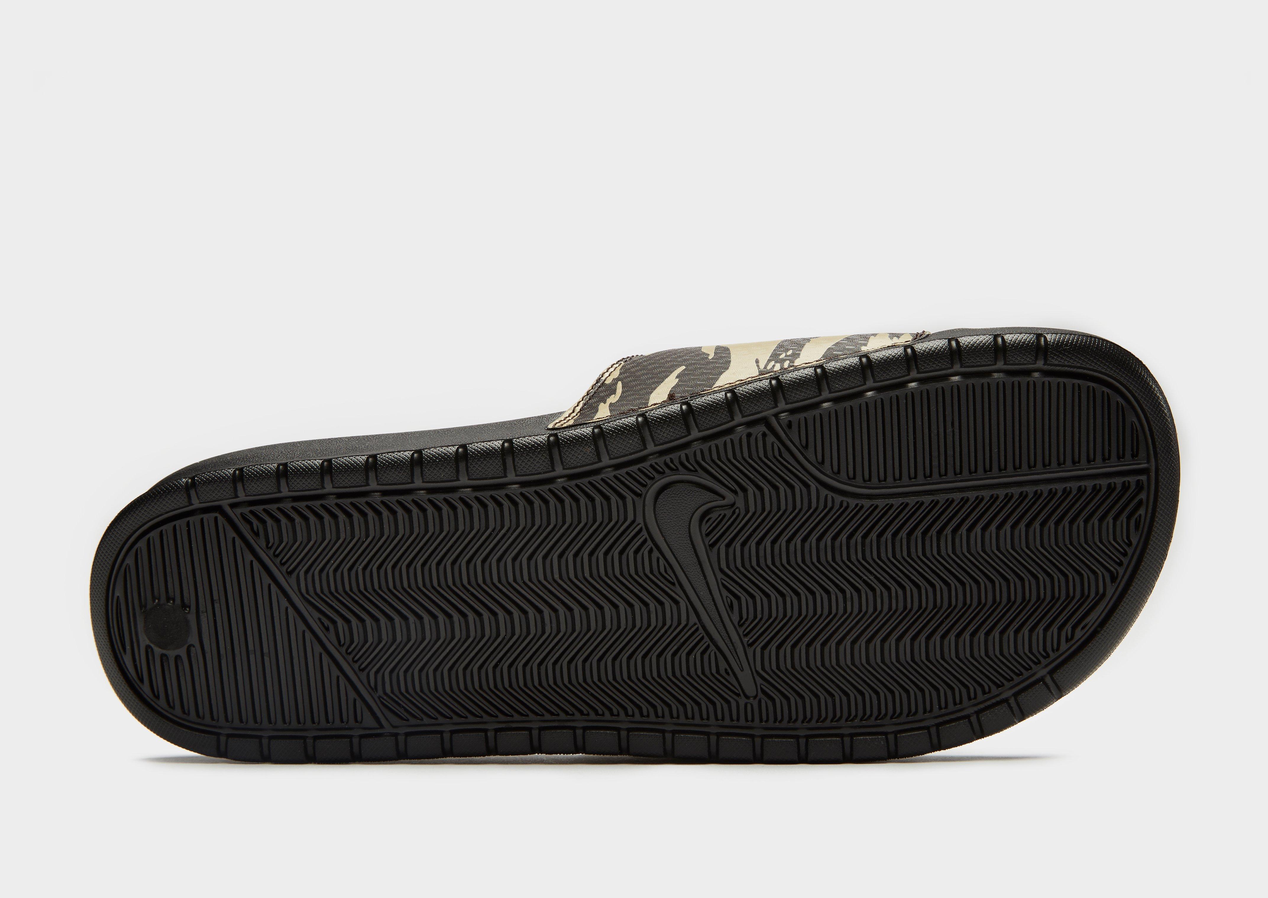 mens green nike slides