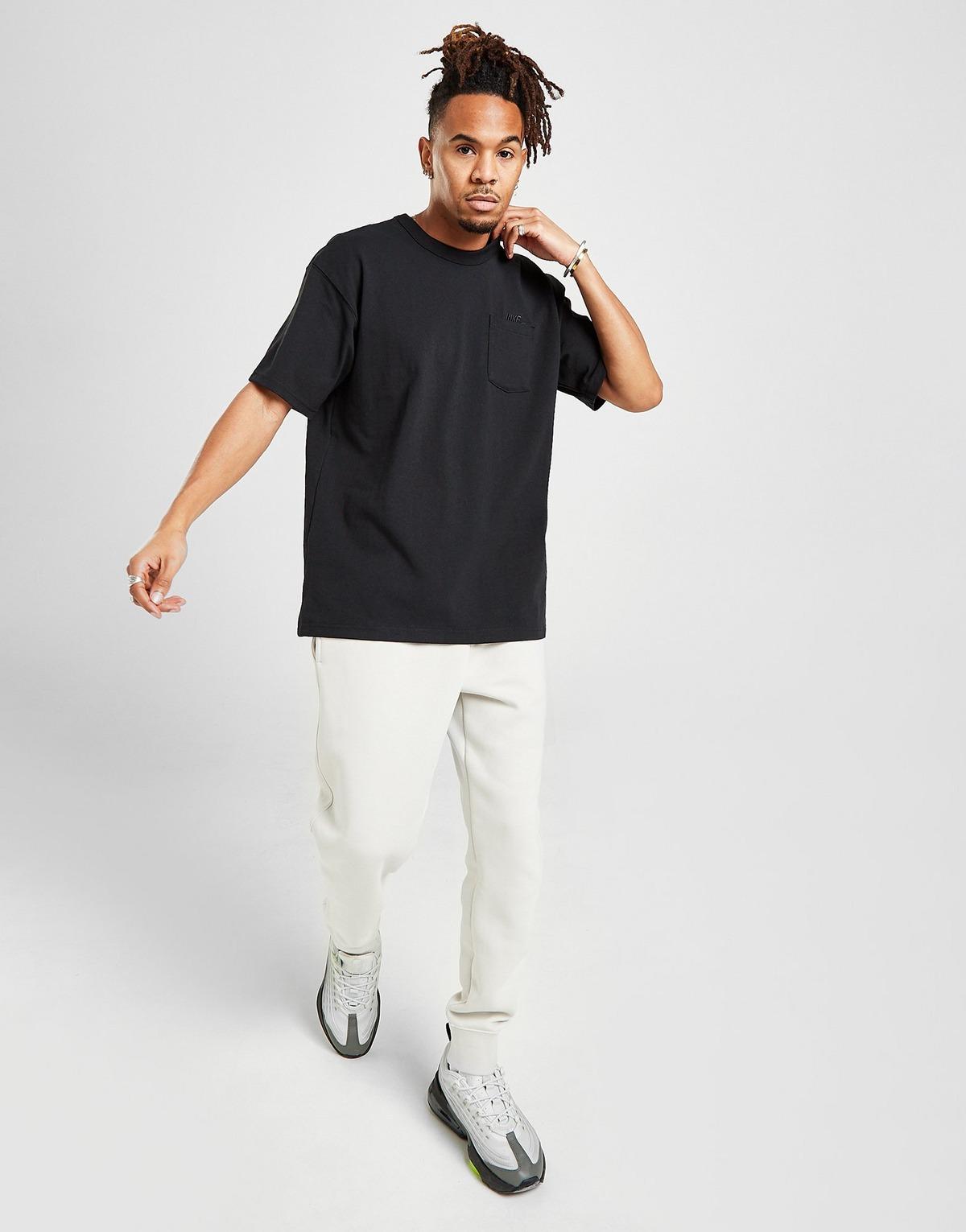 Nike Cotton Essential Pocket T-shirt in Black/Black (Black) for Men - Lyst