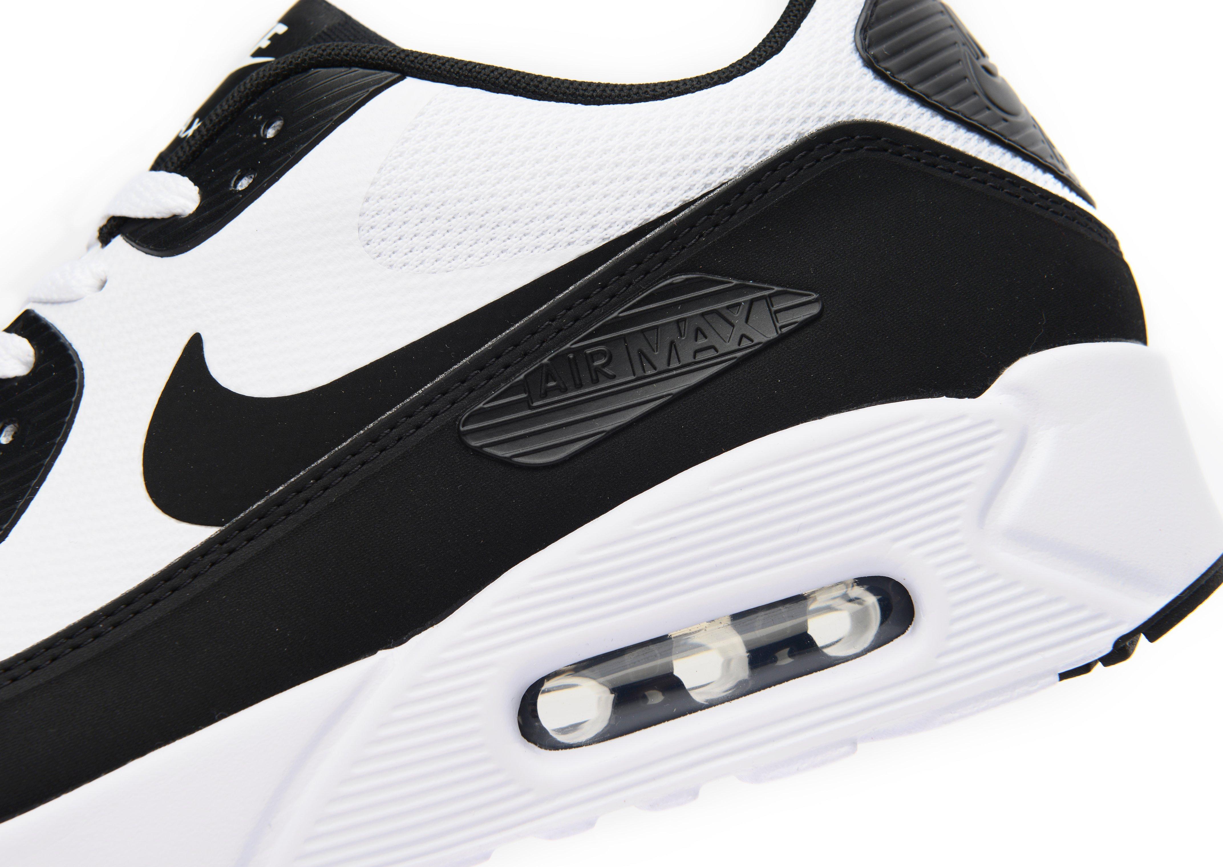 nike essential 2.0