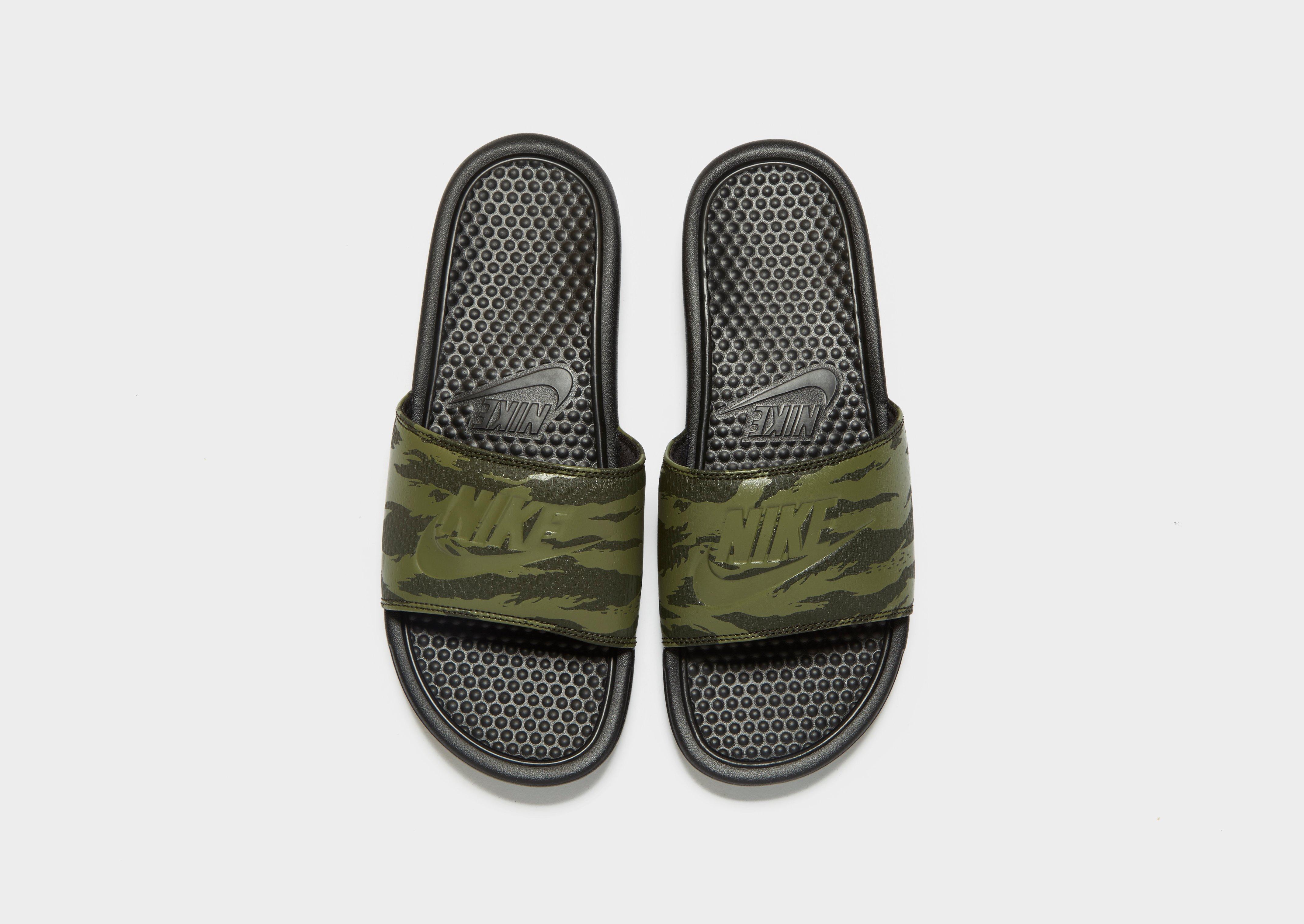 Nike Synthetic Benassi Slides in Green/Black (Green) for Men - Lyst
