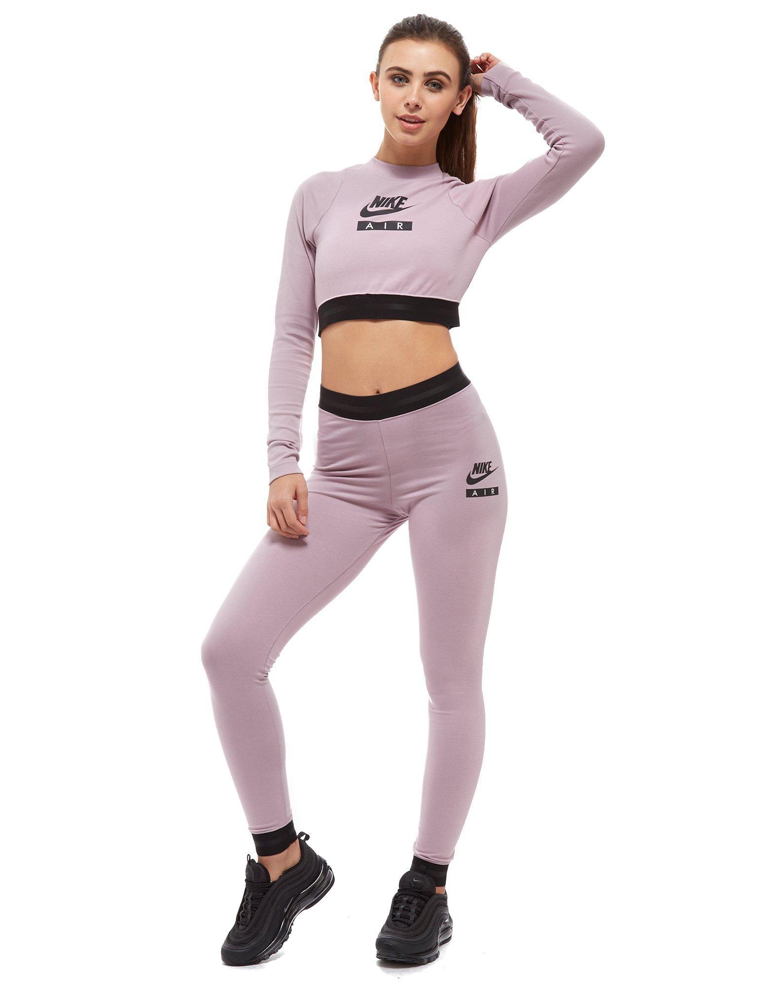 nike crop top and leggings set