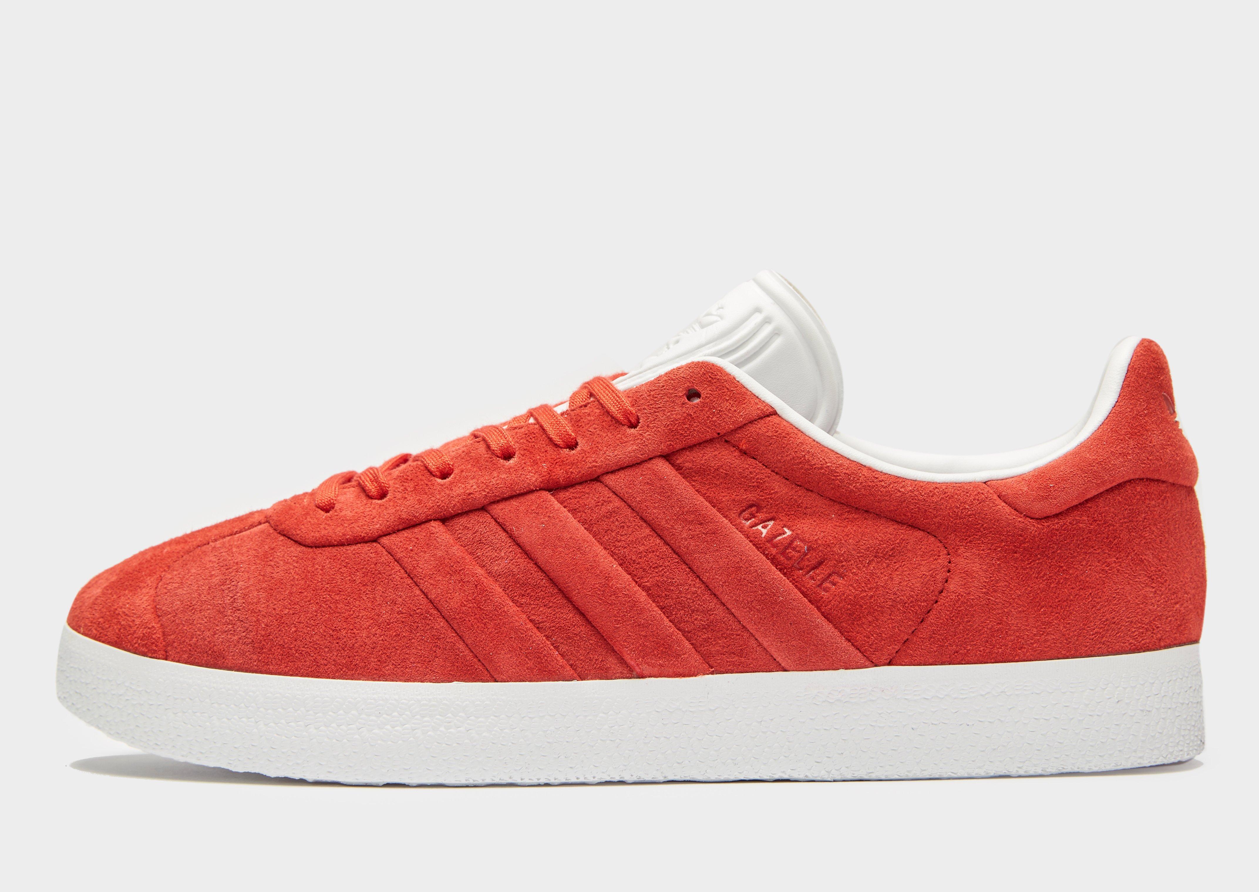 gazelle stitch and turn red