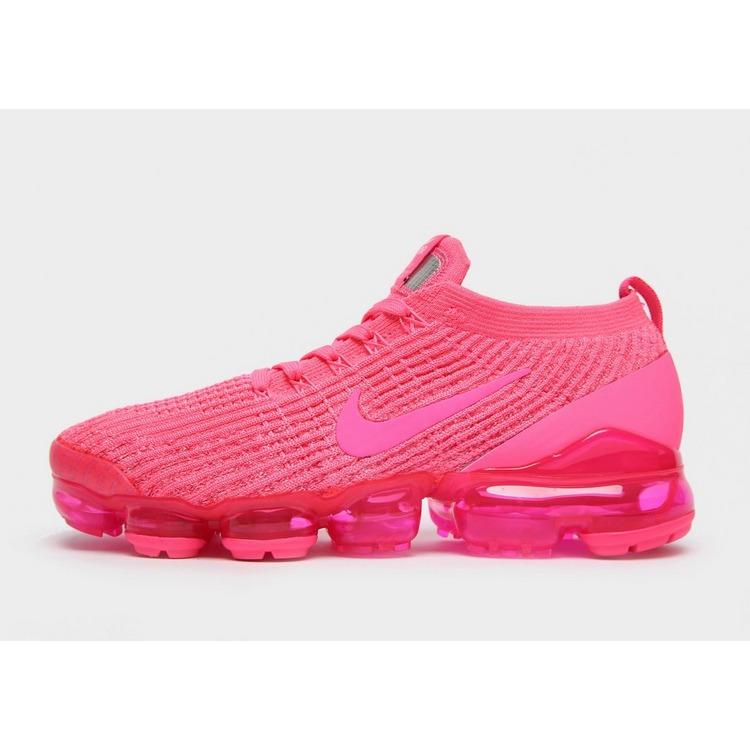 nike running vapormax flyknit trainers in pink and blue