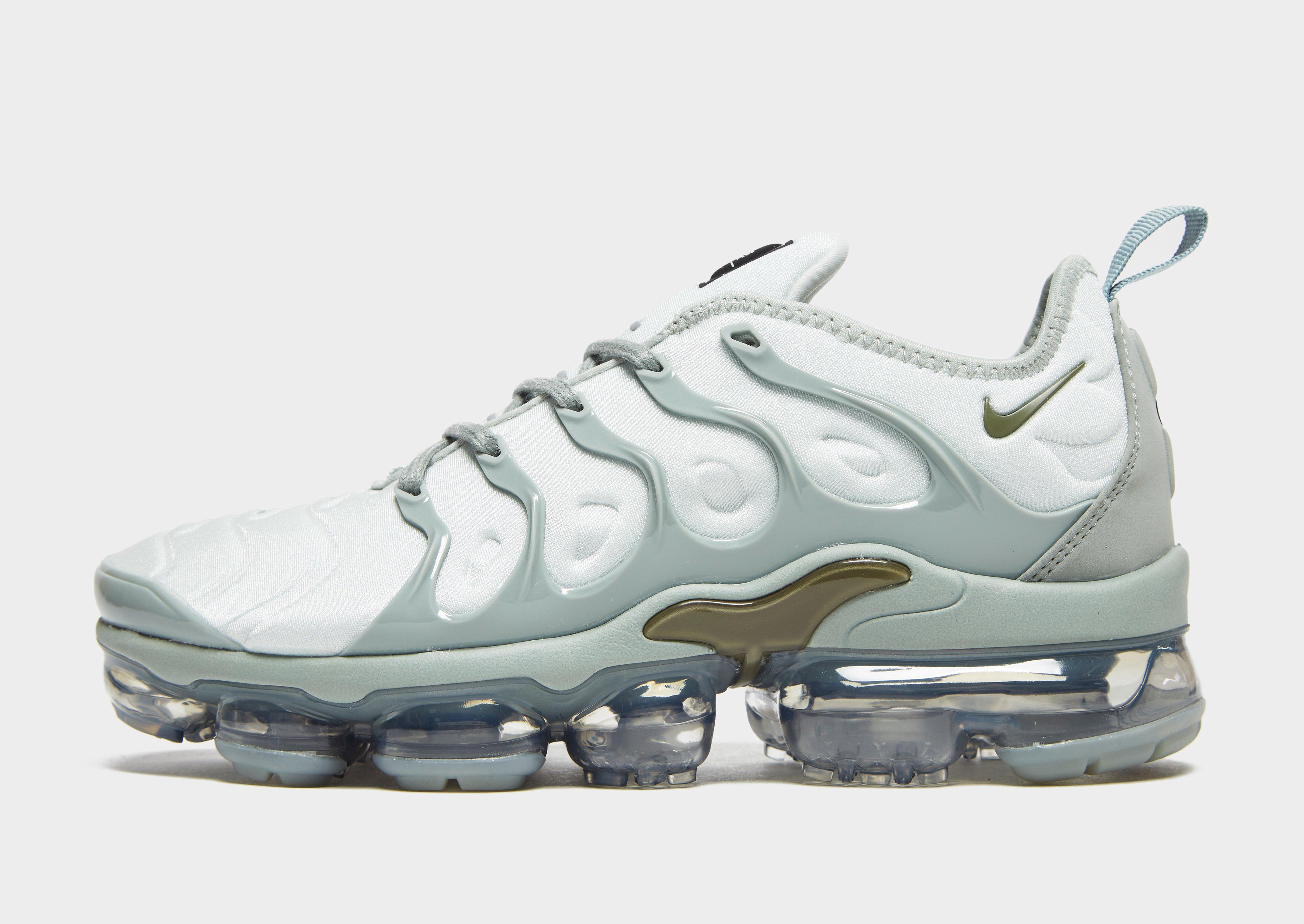 vapormax plus mica green