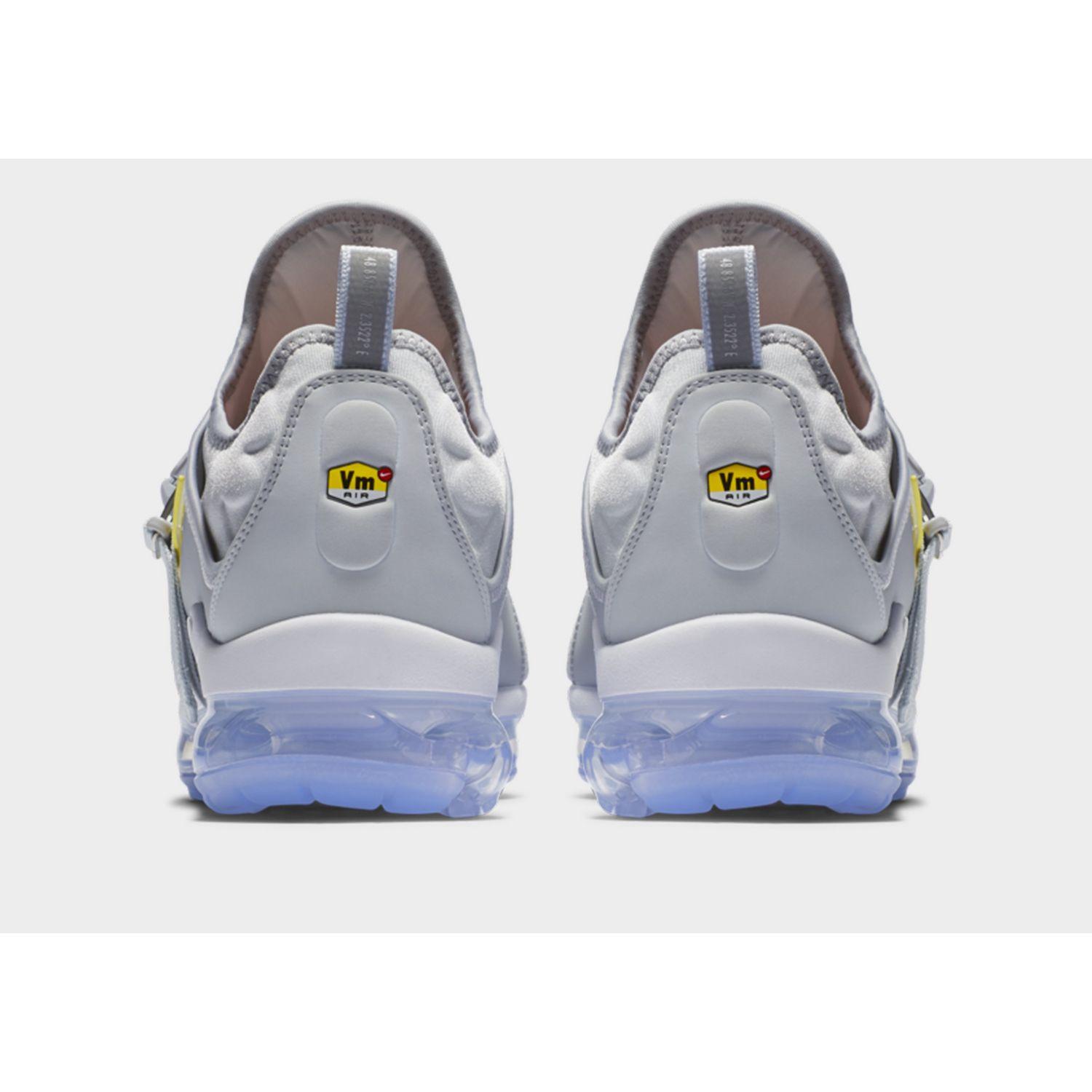 vapormax plus on air qs