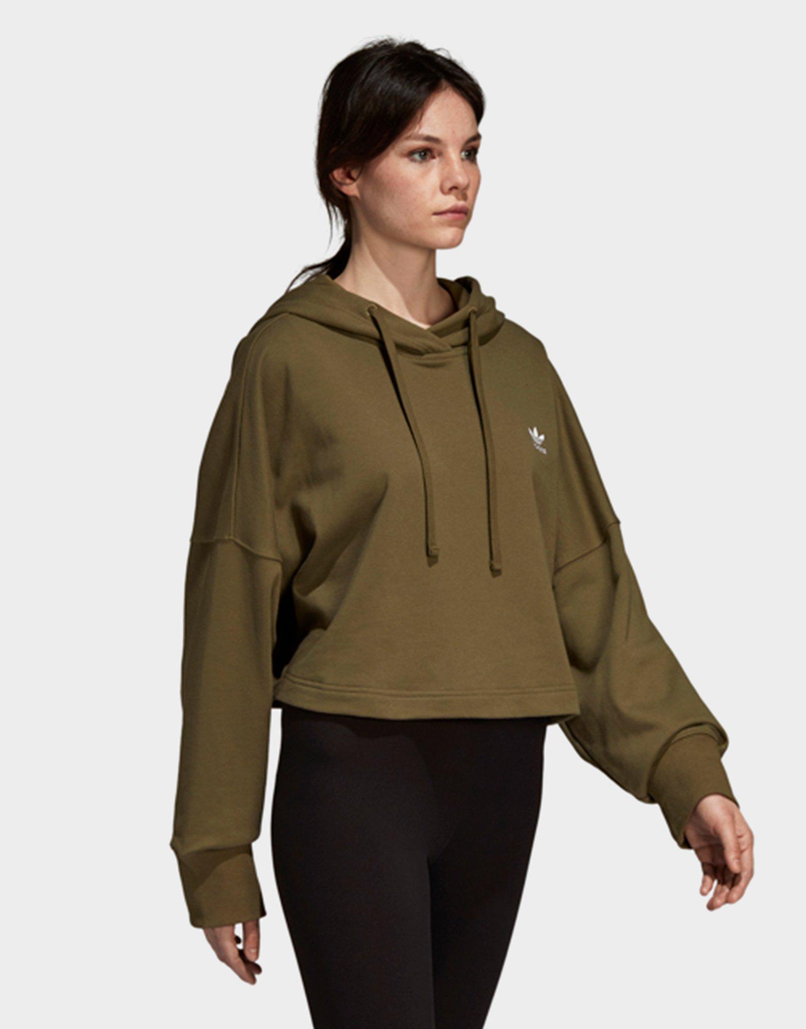 styling complements cropped hoodie