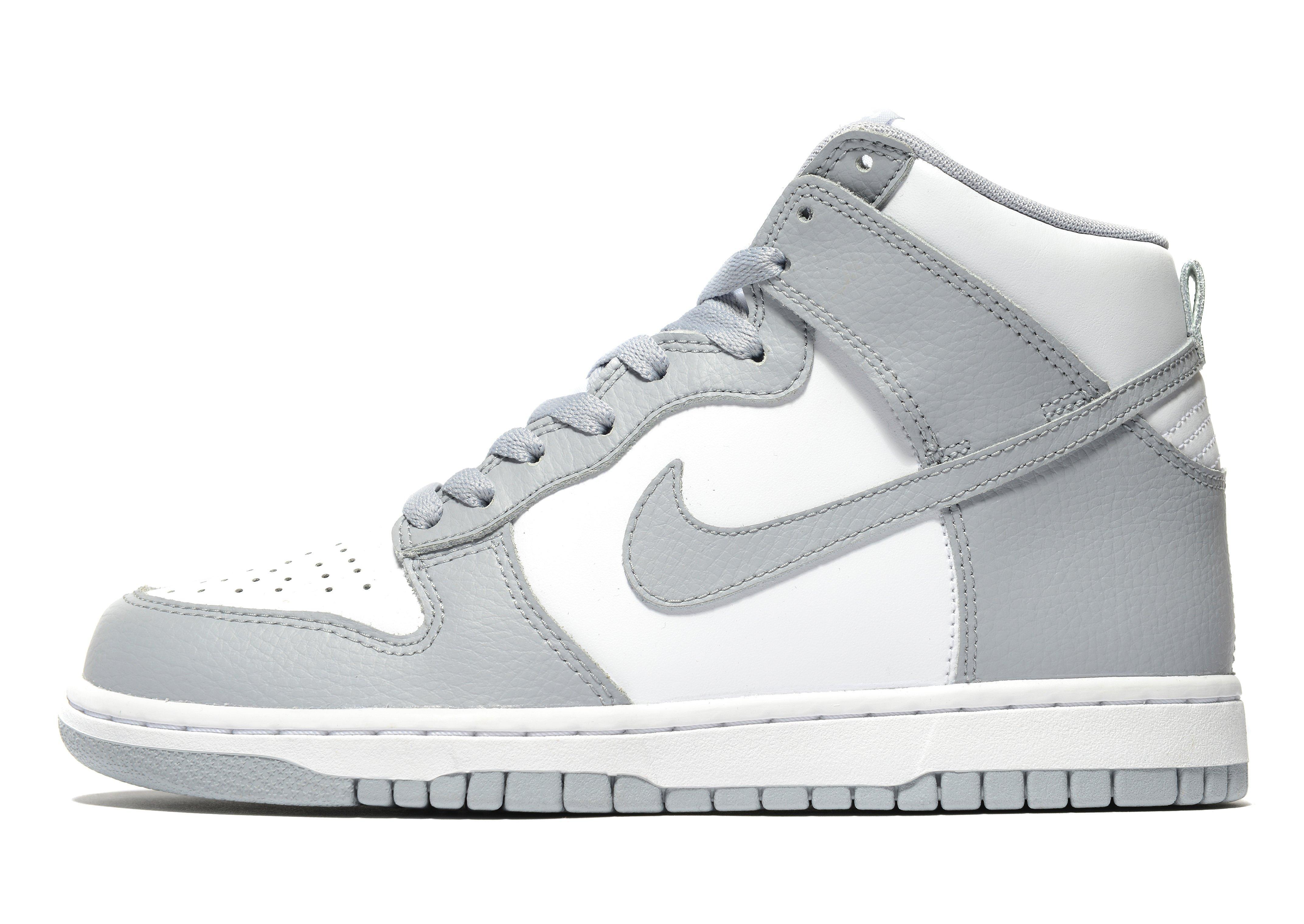 nike dunks mid