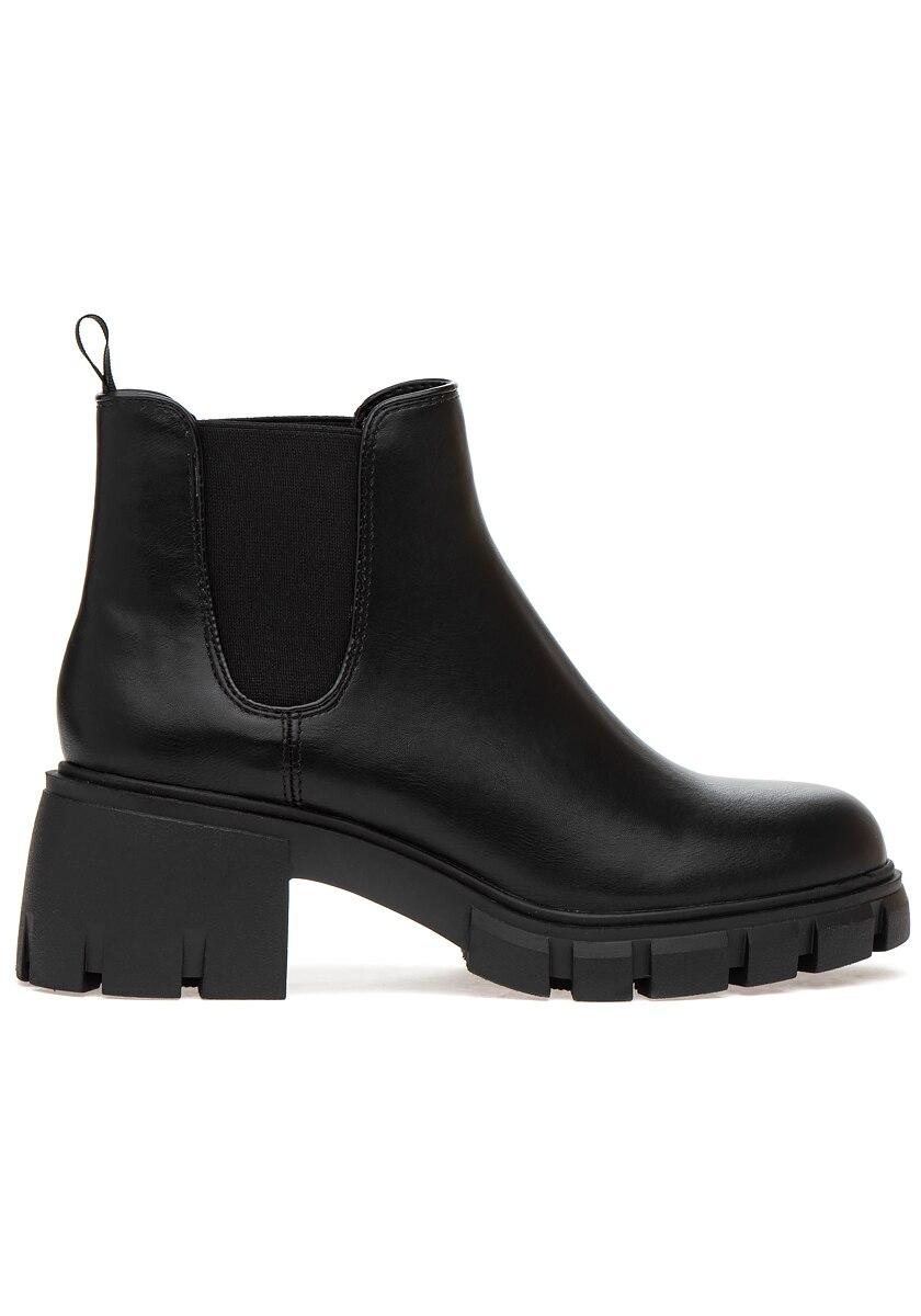 madden howler boot