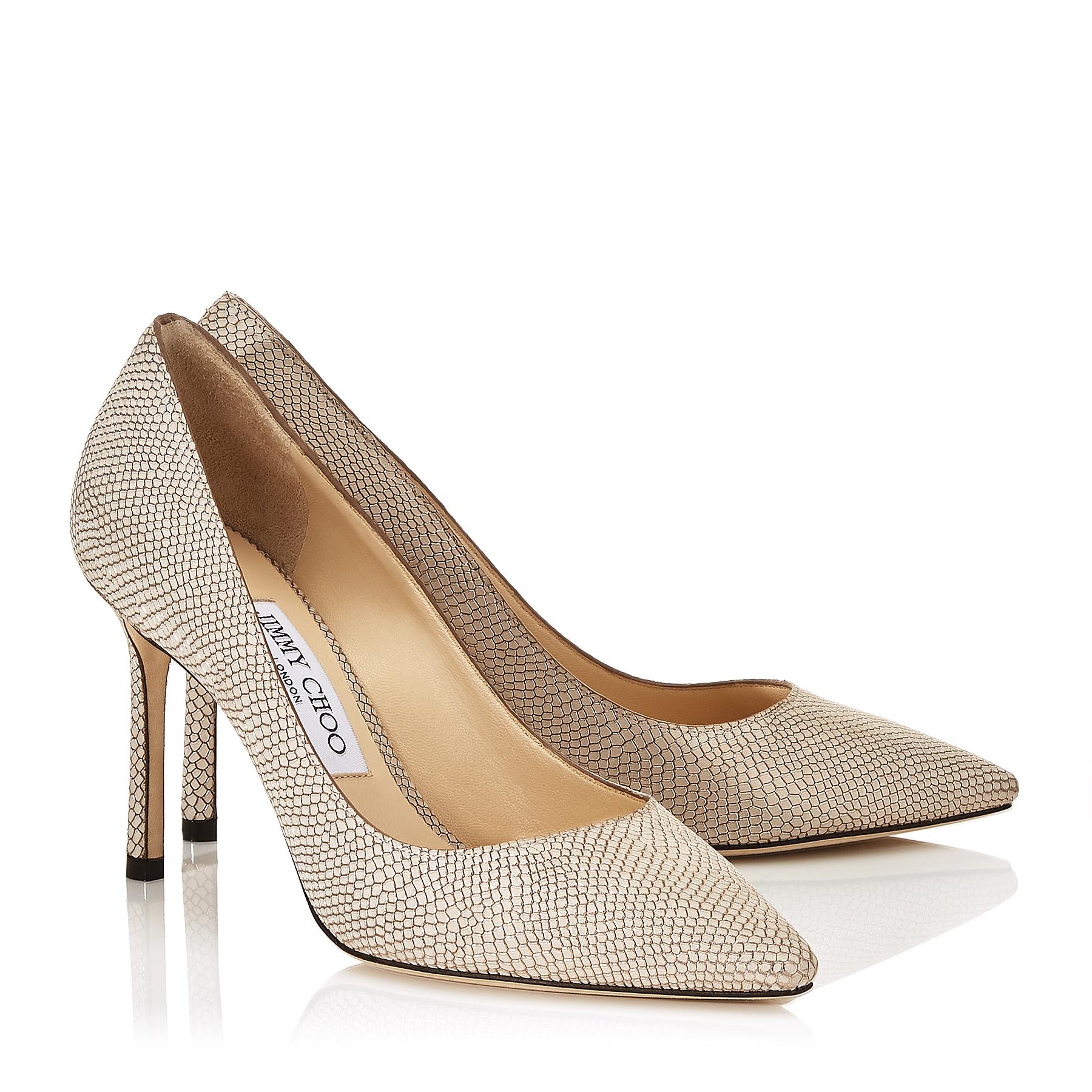 nude pointy pumps