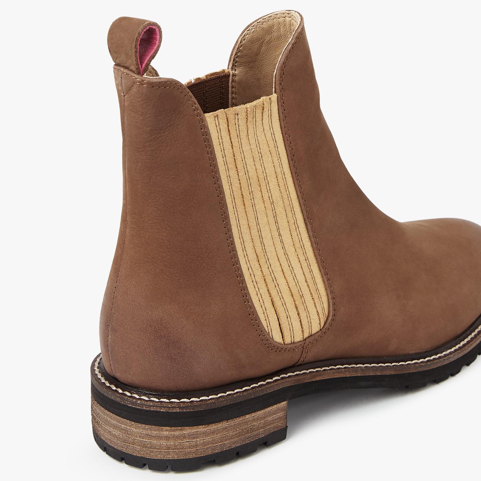 clarendon chunky chelsea boot