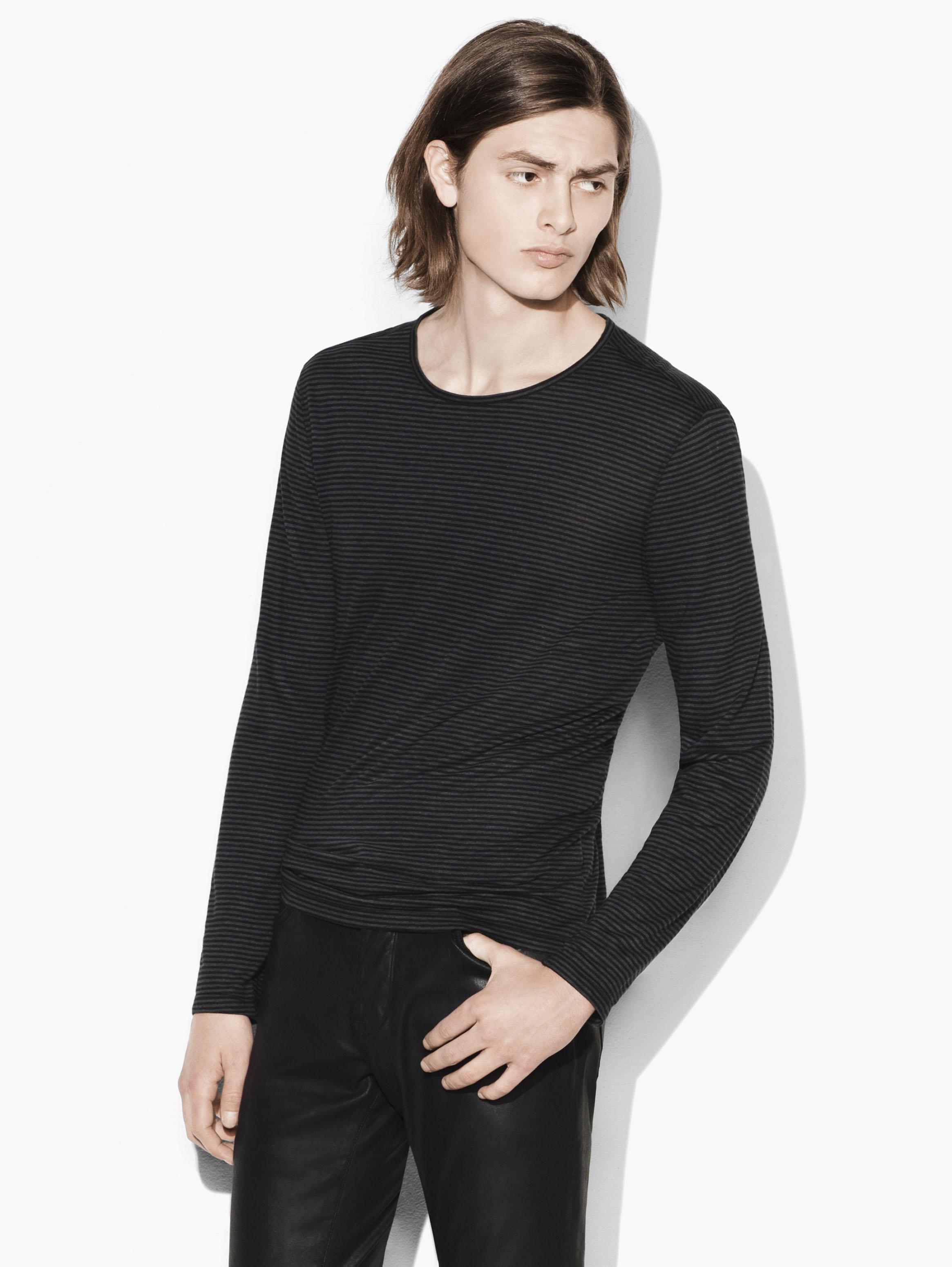 black long sleeve crewneck top