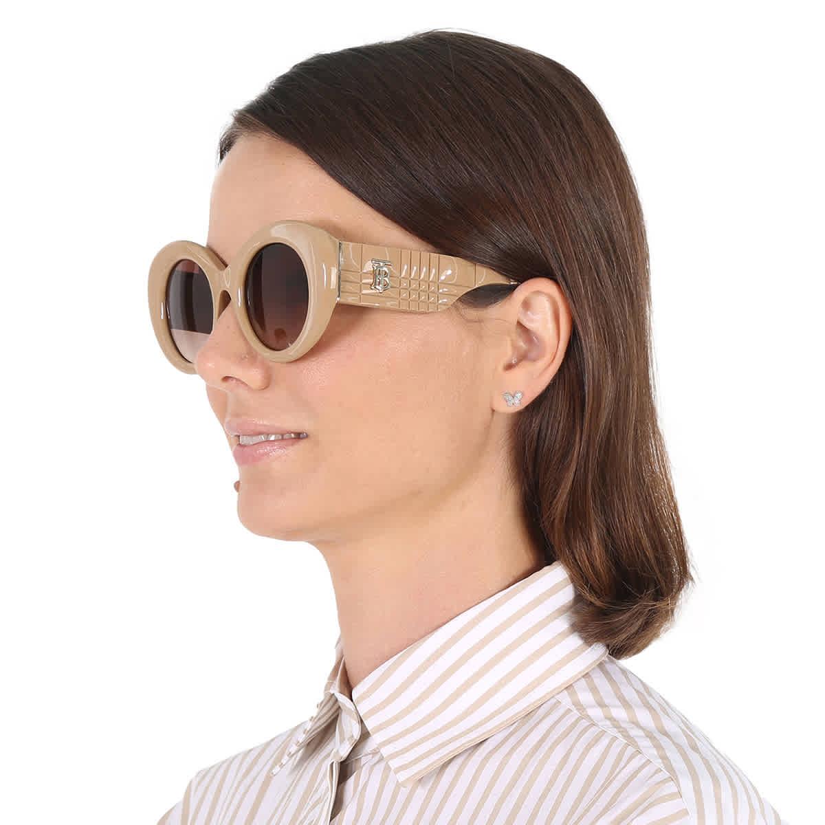 Margot Burberry MARGOT ブラウンオーバーサイズサングラスBE4370U BURBERRY Dark in 49 300187 Be4370u Sunglasses Oval Grey 小物