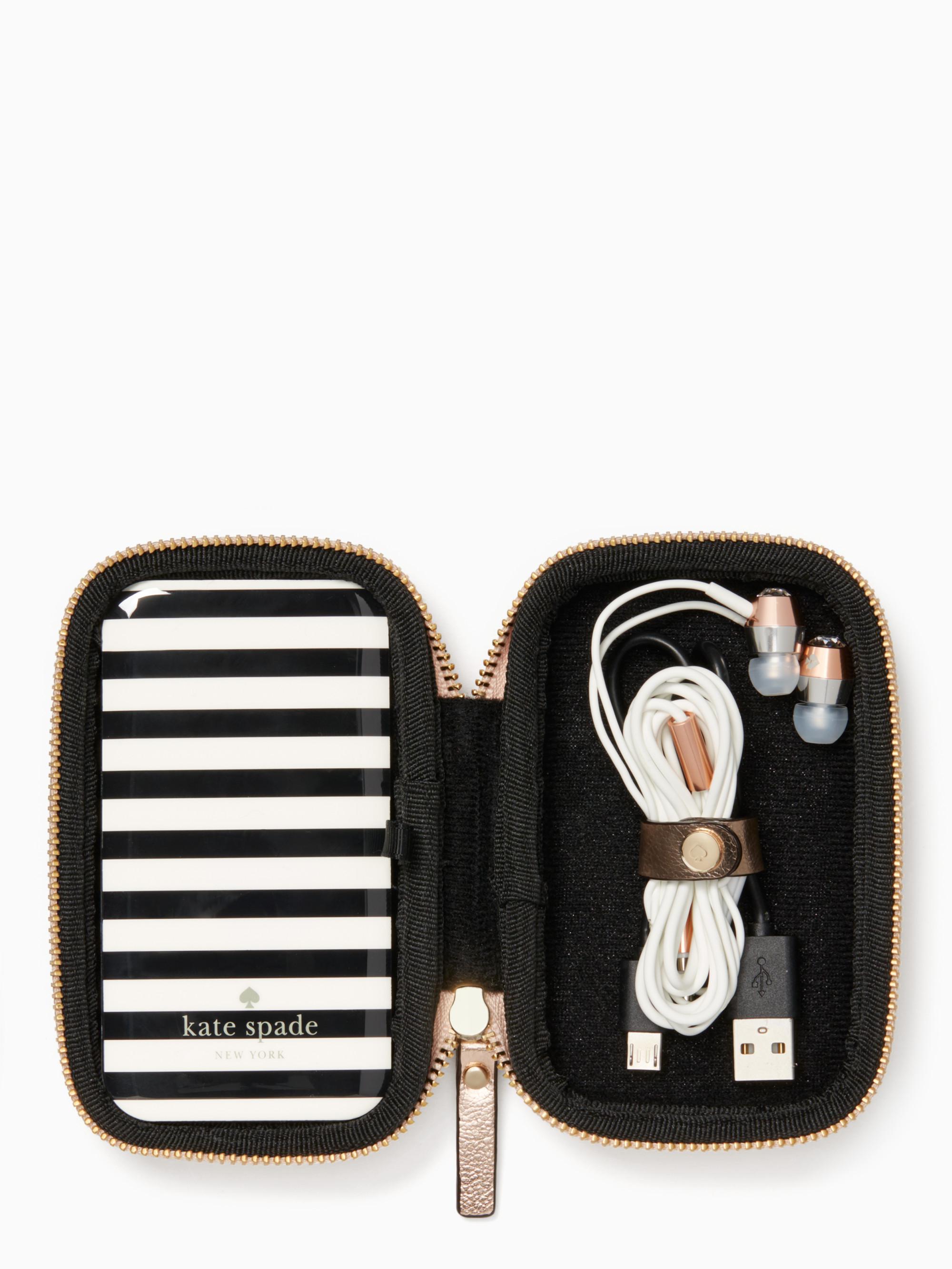 Kate Spade Earbud And Portable Charger Gift Set - Lyst