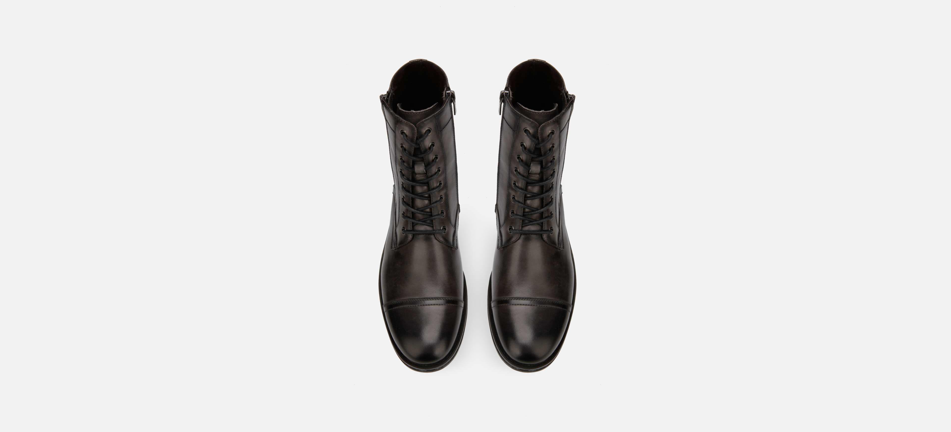 hugh cap toe lace up boot