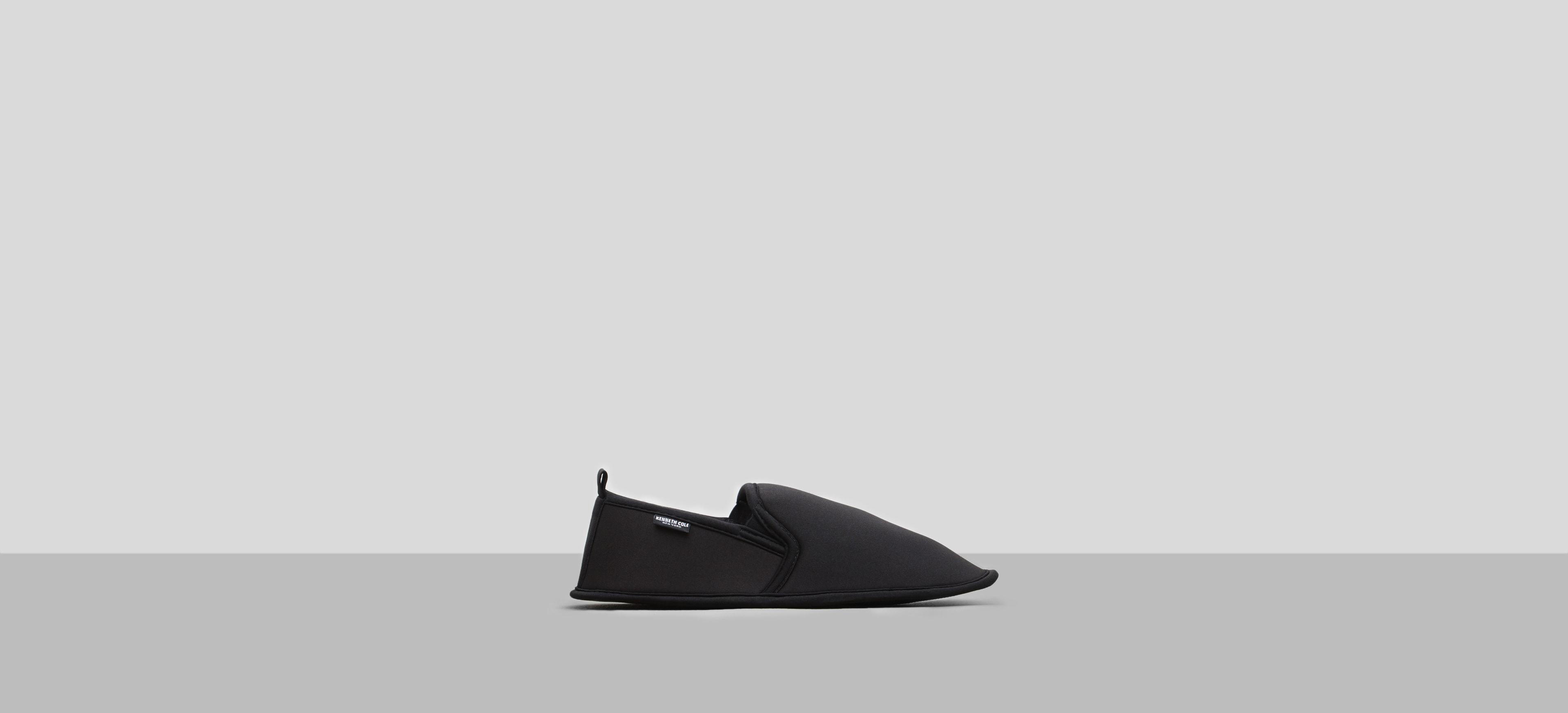 Kenneth Cole Reaction Black Foldable Travel Slippers Bag For Men