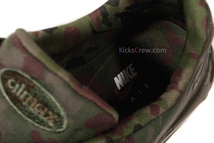 supreme camo air max