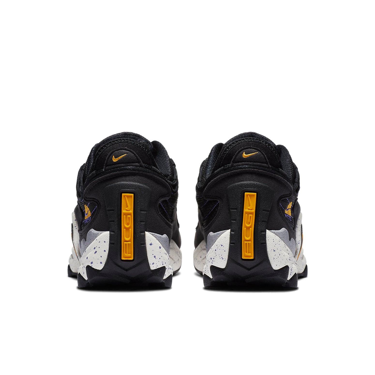 nike air skarn black university gold