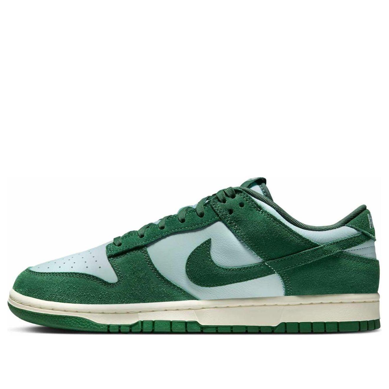 dunk low michigan green