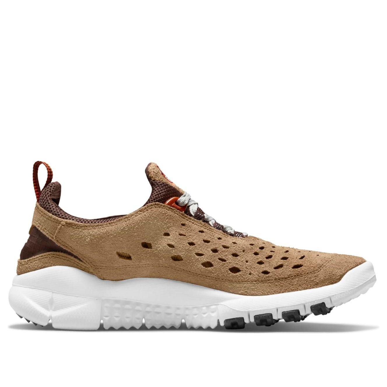 dark driftwood free run trail