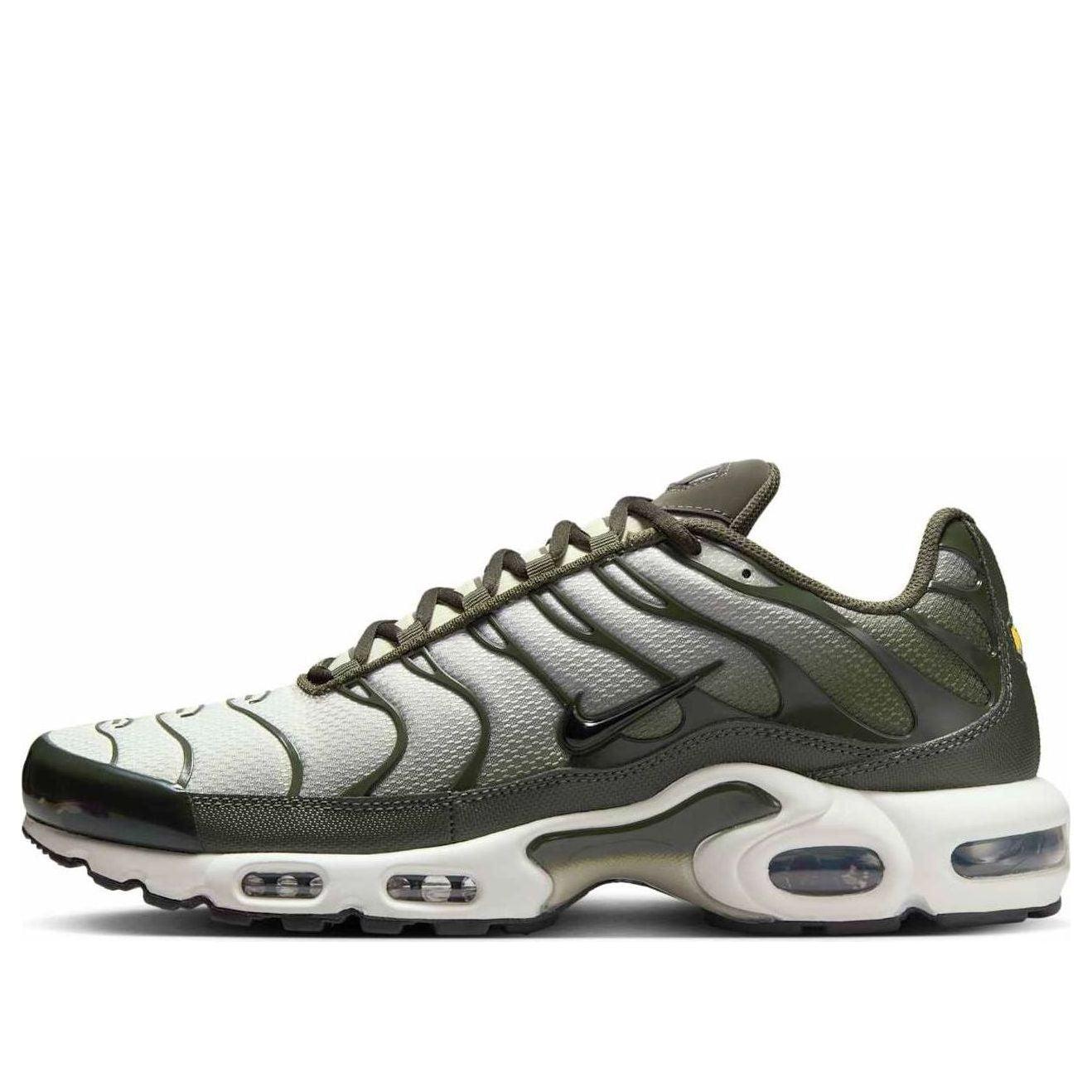 Nike Air Max Plus Gradient in Green for Men Lyst UK