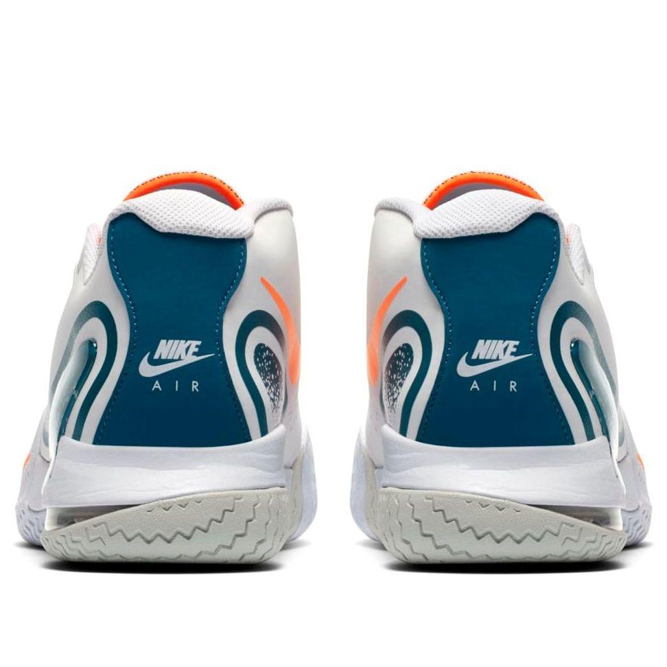 nike tech challenge 20