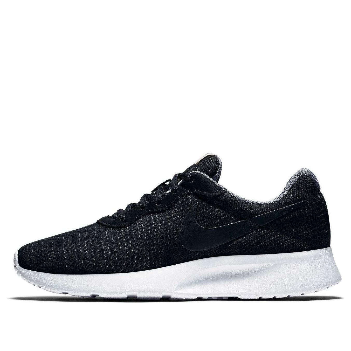 nike tanjun shoes black