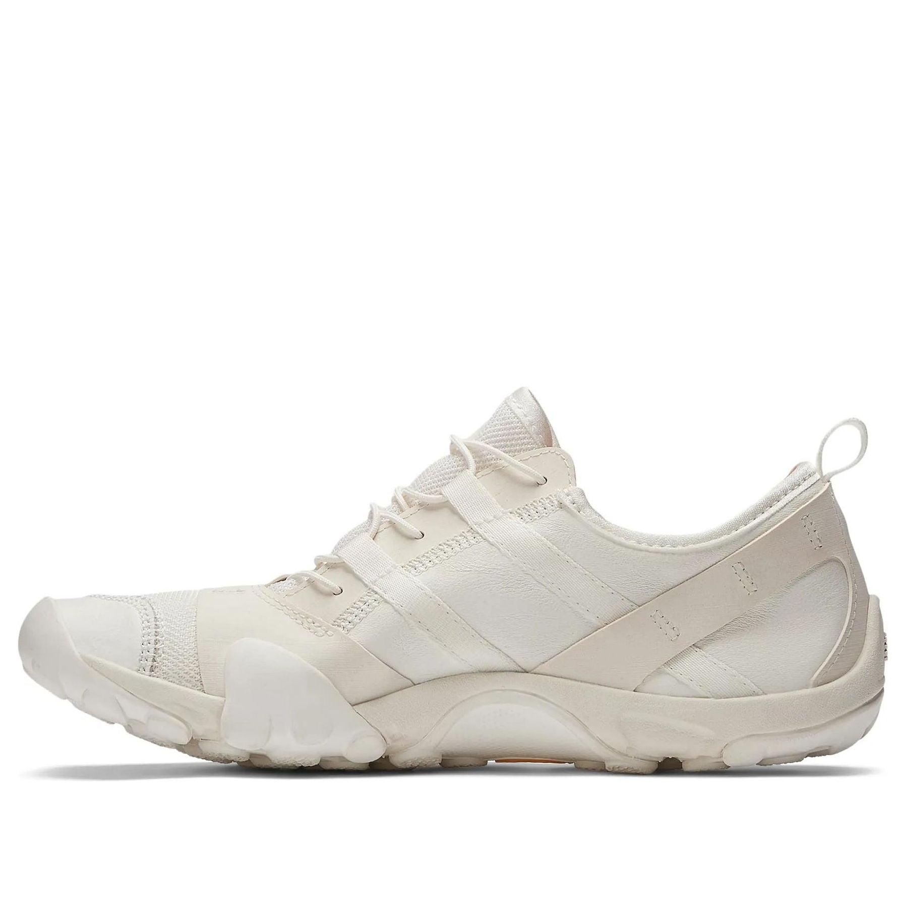 New Balance Mt10O Issey 'Miyake' in White for Men | Lyst UK