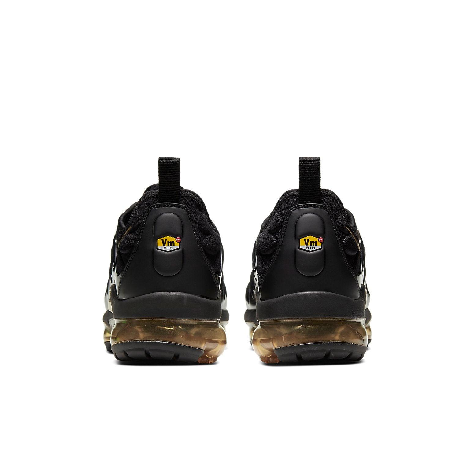 nike air vapormax plus triple black gold