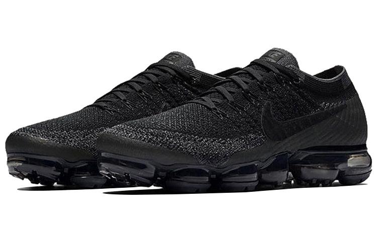 triple black vapormax plus