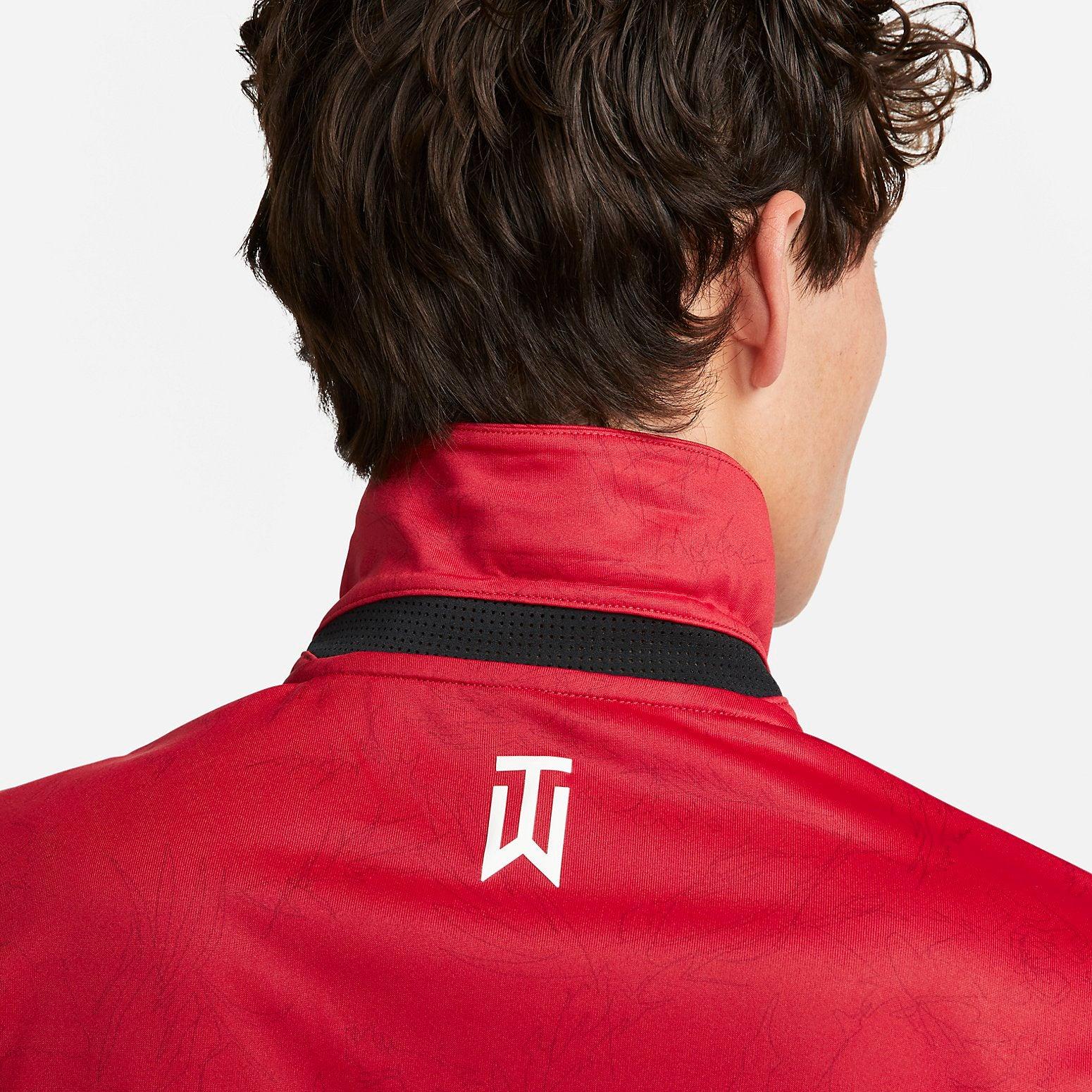 tiger woods red nike shirt