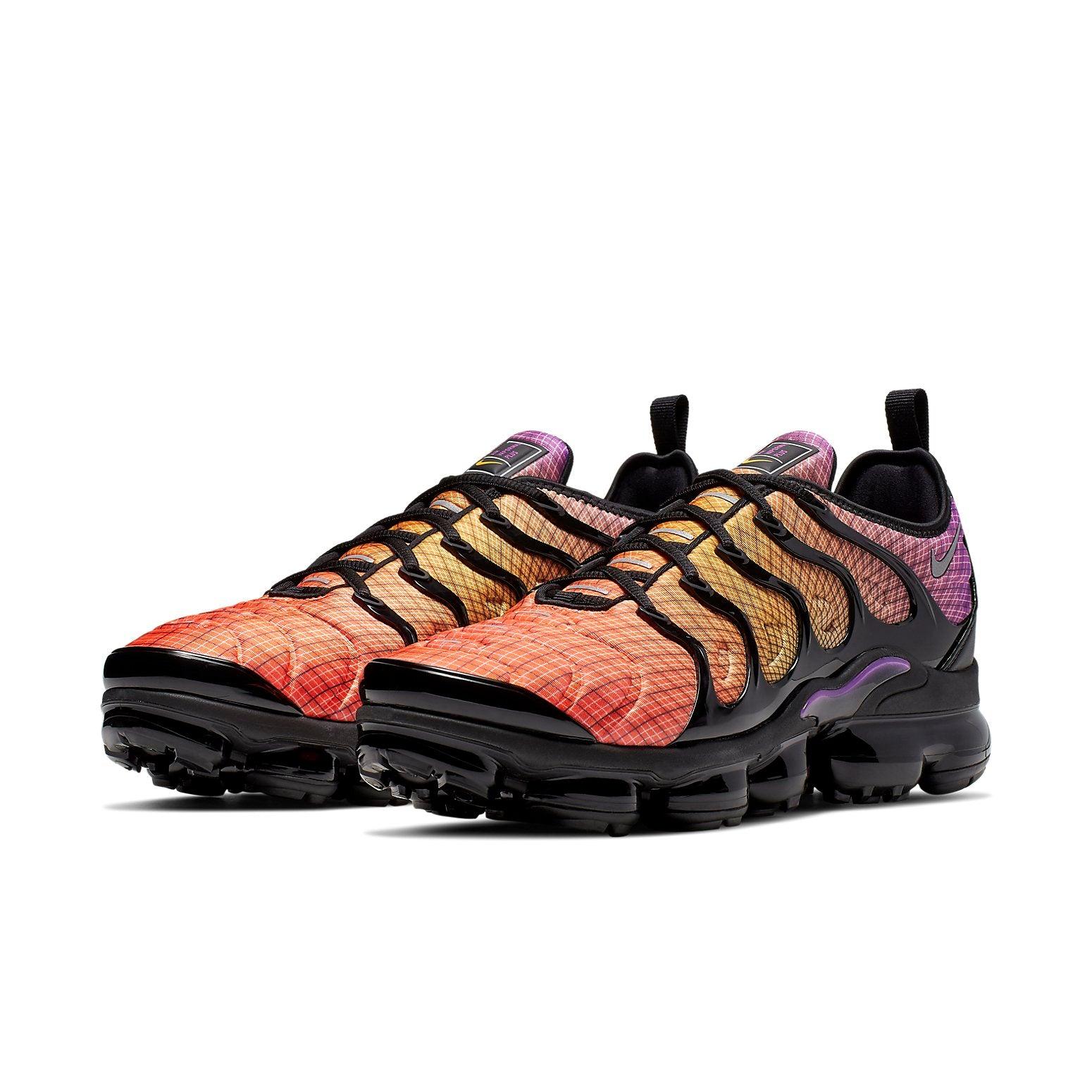 vapormax plus black sunset