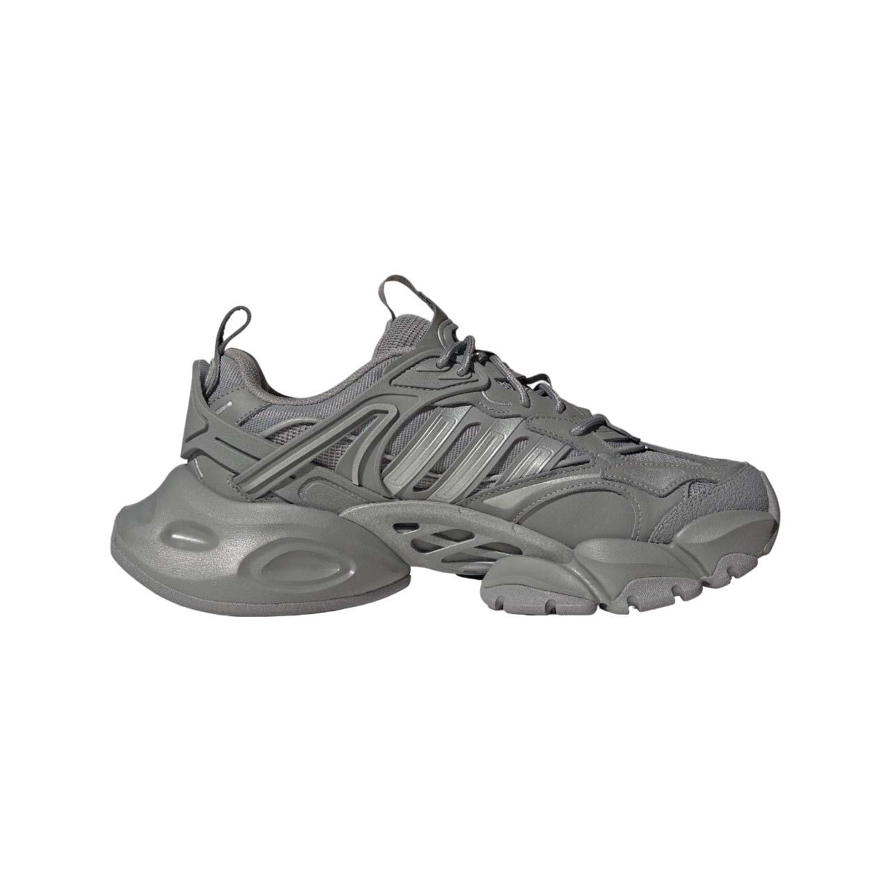 adidas Xlg Runner Deluxe in Gray for Men | Lyst