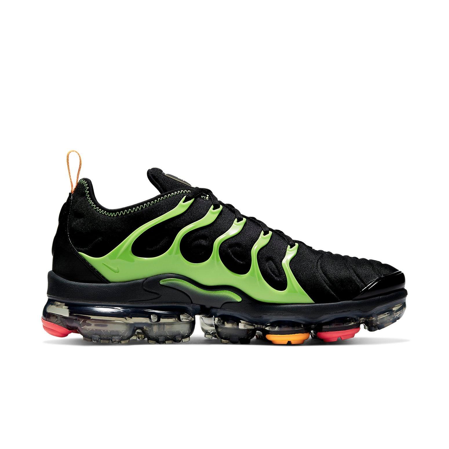 green vapormax plus men