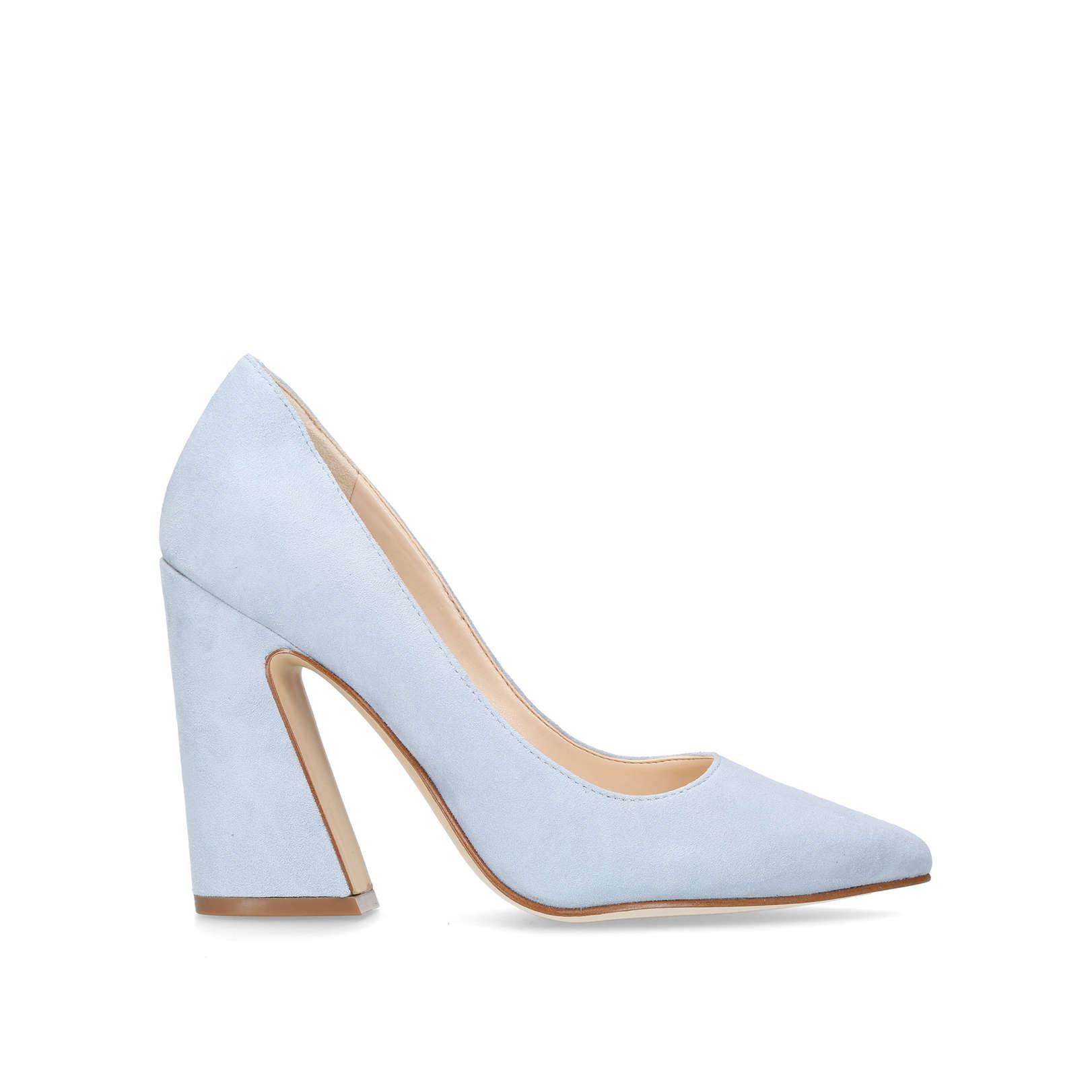 nine west henra flared heel pump