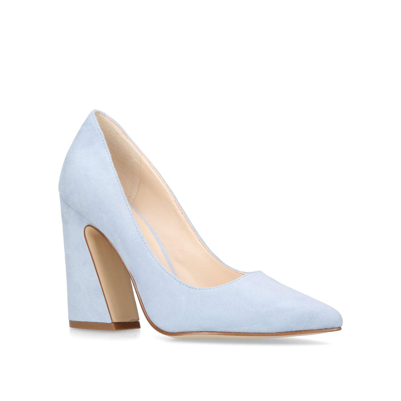 nine west henra flared heel pump