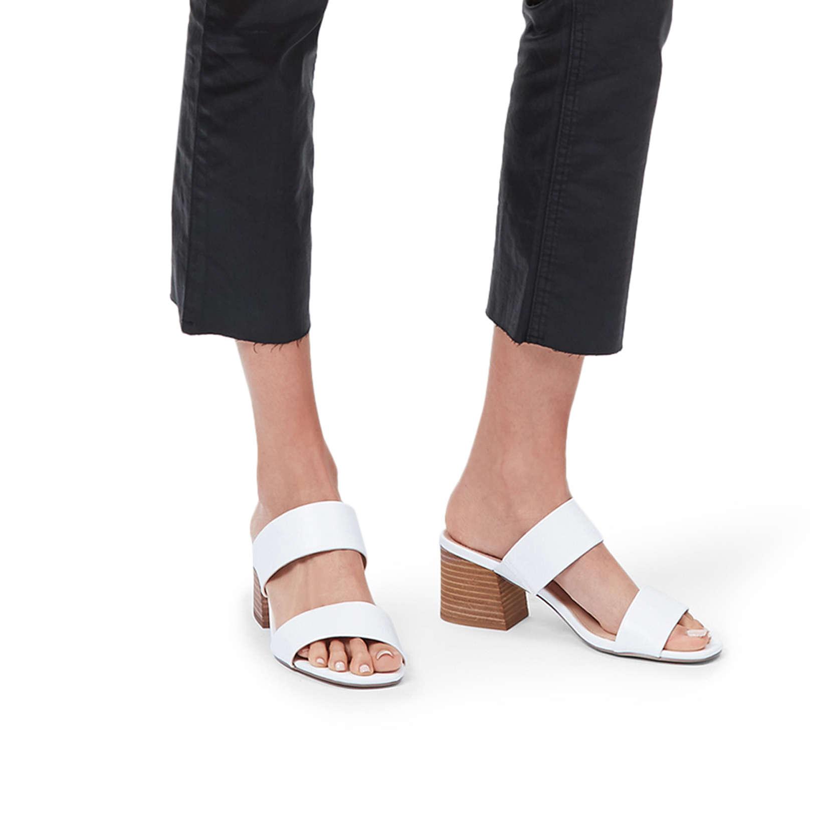 Carvela Sule 2024 levitan