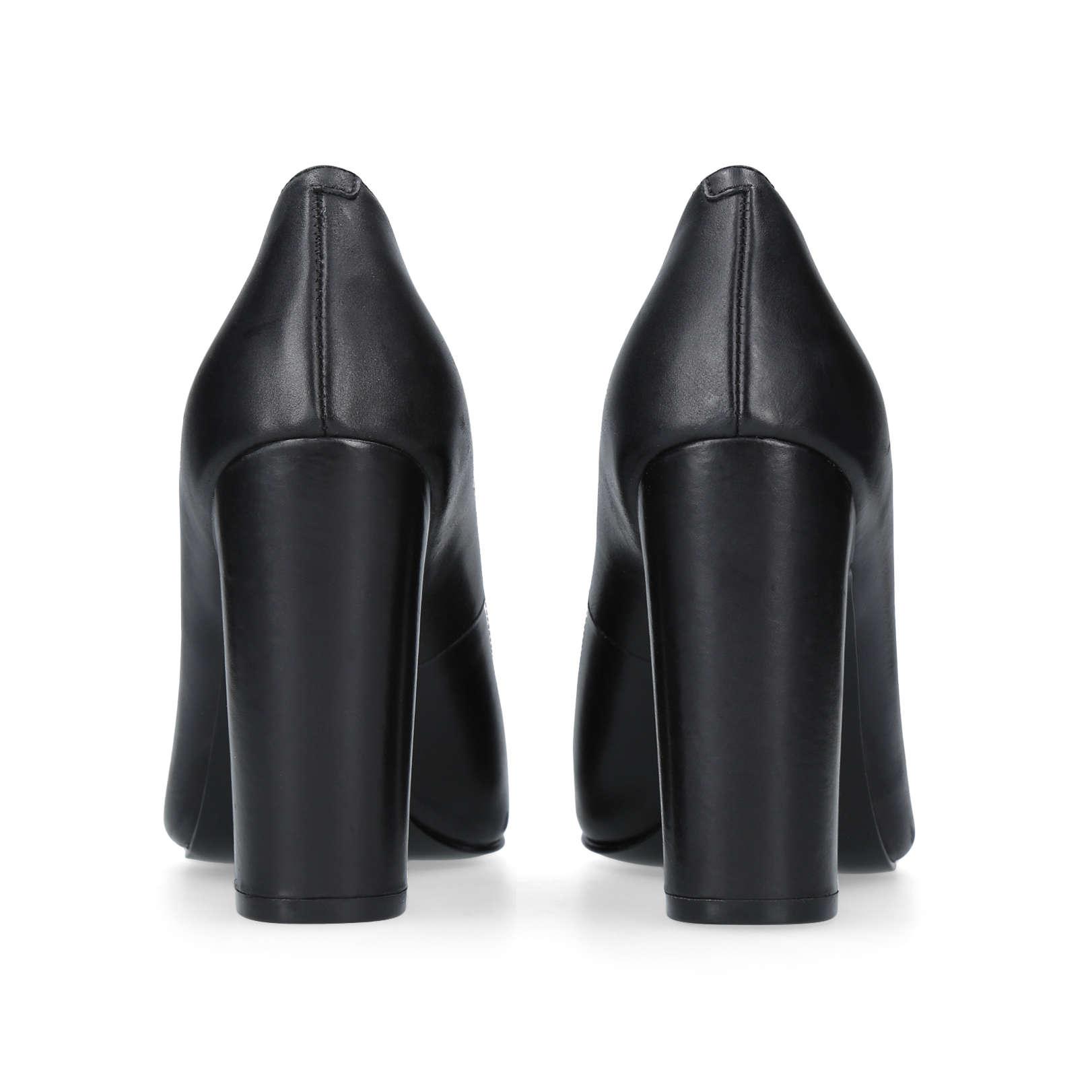 nine west henra flared heel pump