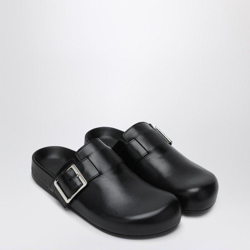 サンダル・ミュール LOEWE BLACK LEATHER SABOT EASE BUCKLE LOEWE Ease buckled leather mules | NET-A-PORTER