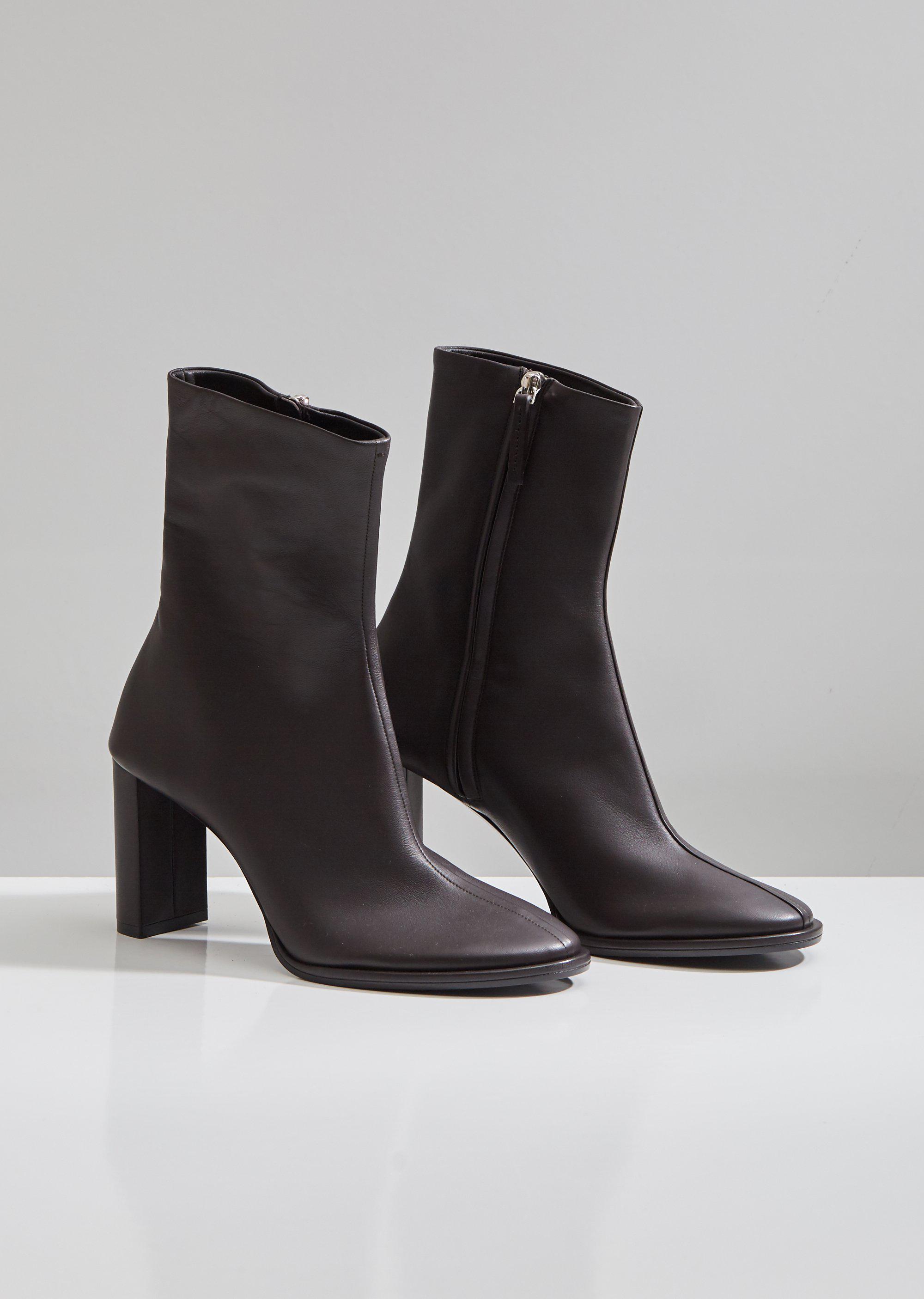 the row zipped boot 1 in leather