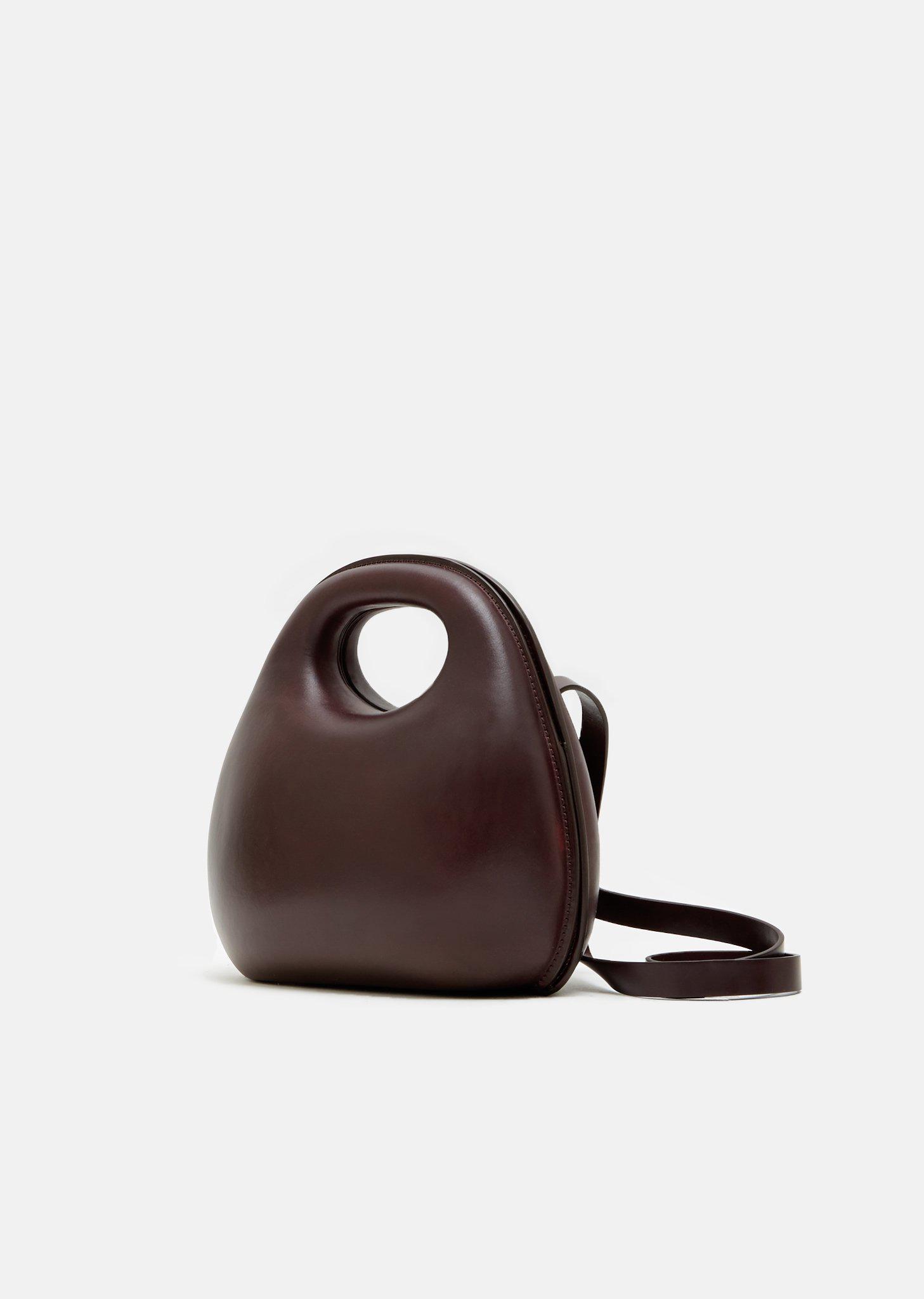 Selling 🤍 - iconic Lemaire egg bag - brand new with tag and dust bag - DM  for info : r/purses