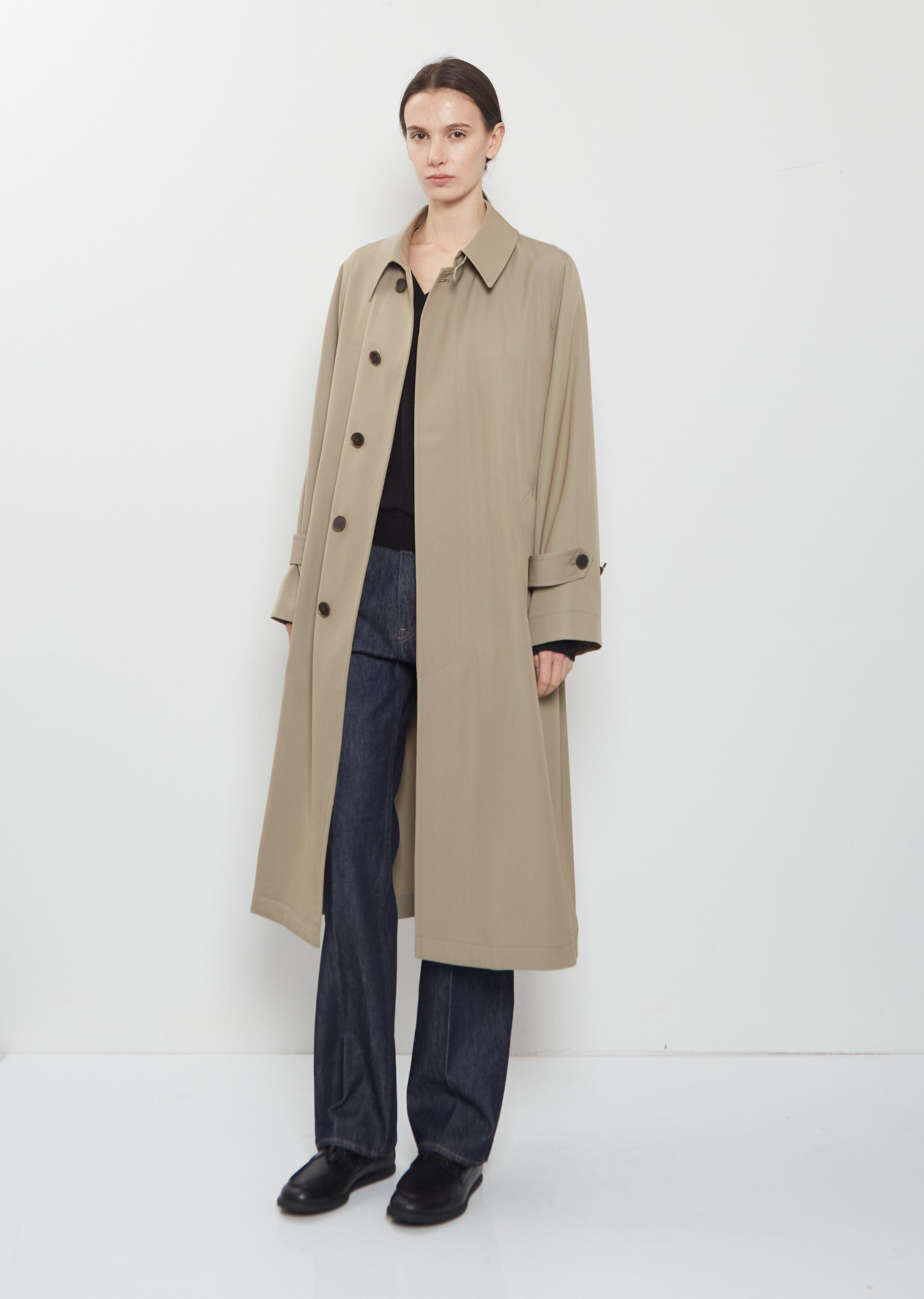 AURALEE Light Wool Max Gabardine Coat in Natural | Lyst UK