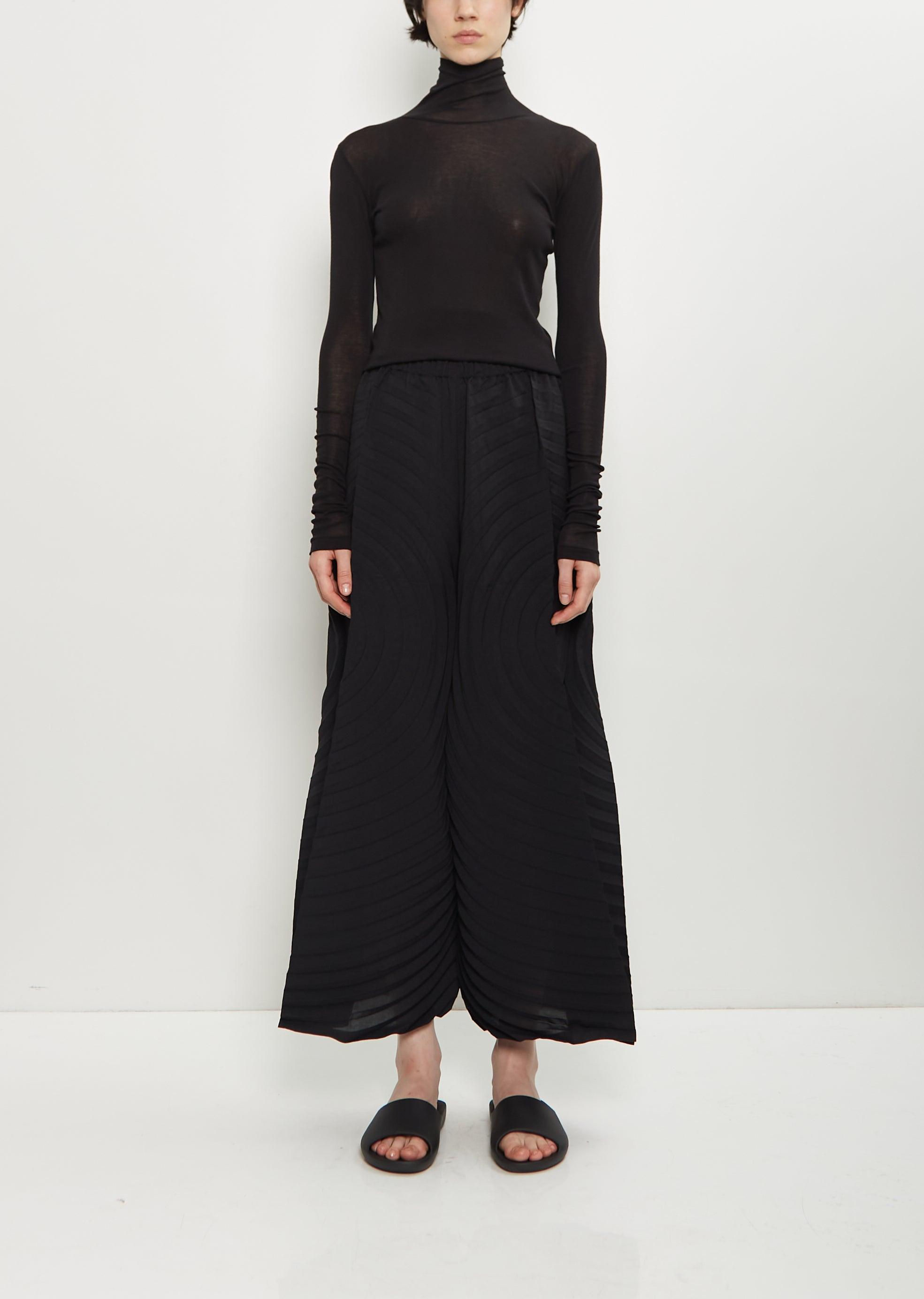 パンツ ISSEY MIYAKE Woman Pants Black IM56FF622 15 MI42FK201-15-01_grande.jpg?v=