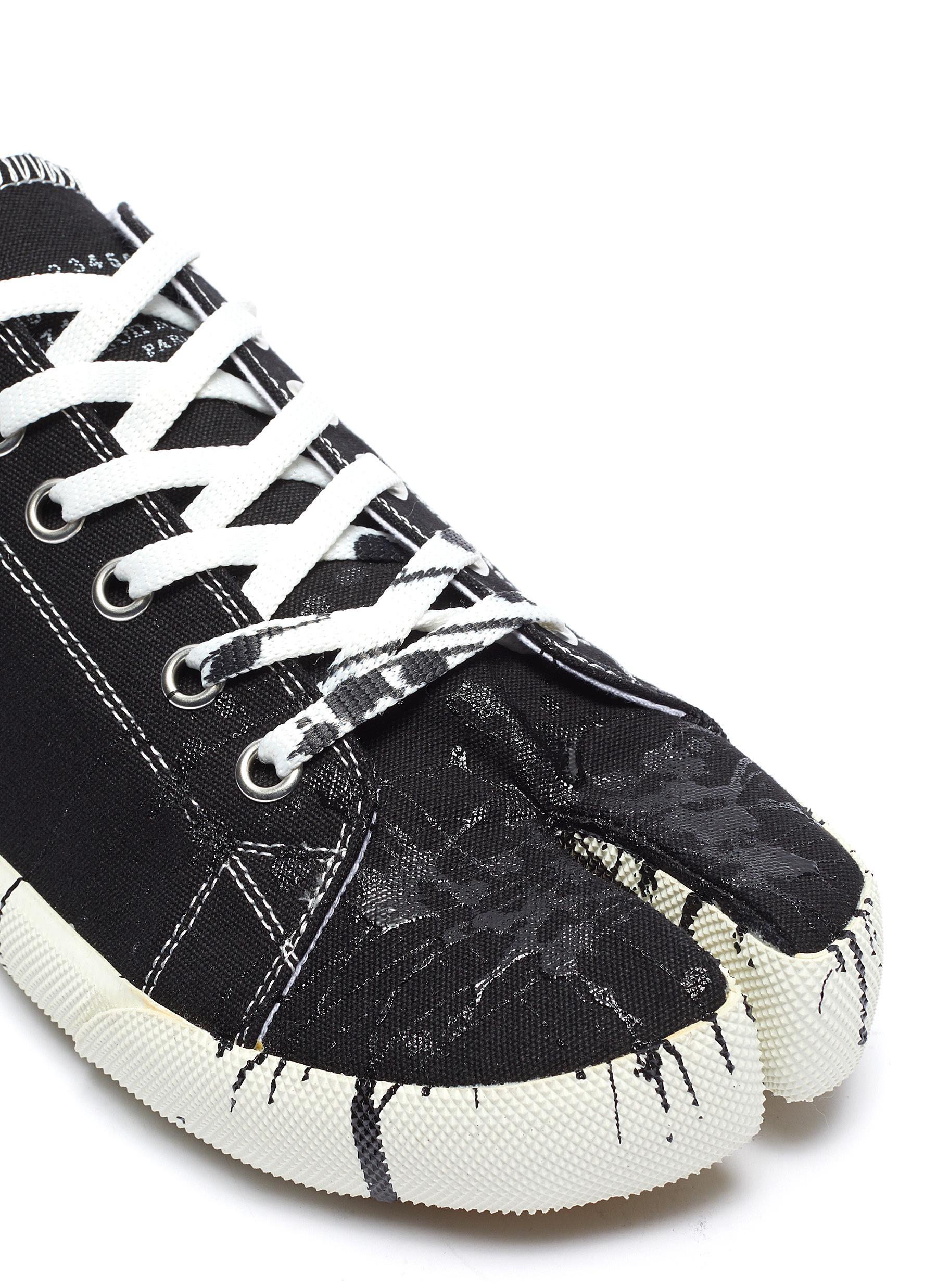 Maison Margiela 'tabi' Paint Splatter Canvas Sneakers in Black for Men