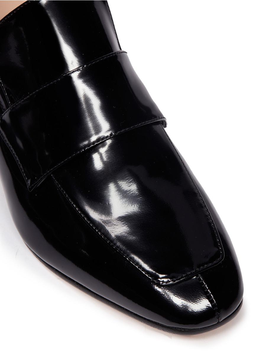 stuart weitzman sawyer loafer