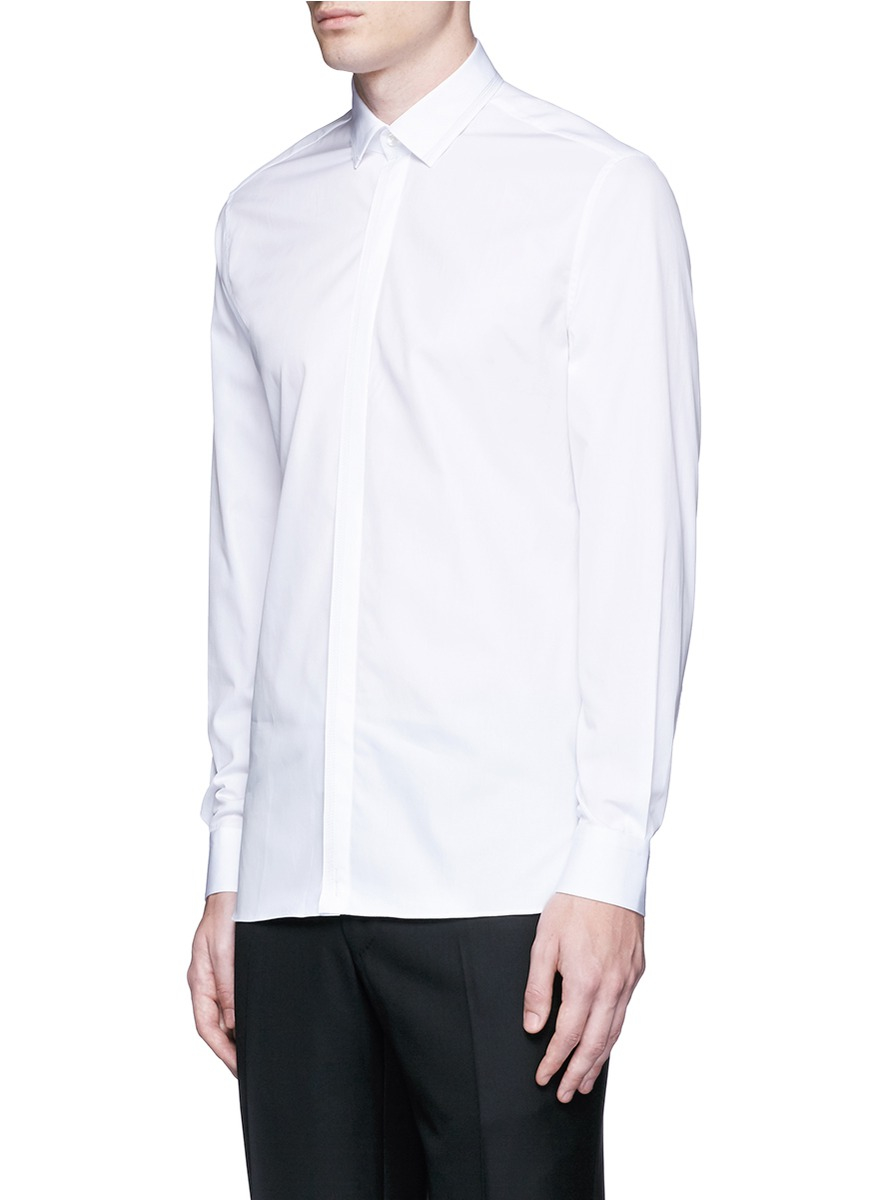 Write your review Shop for men's slim fit dress shirts & athletic fit dress shirts. Get the latest styles, brands & colors in men's fitted dress shirts at Men's Wearhouse.