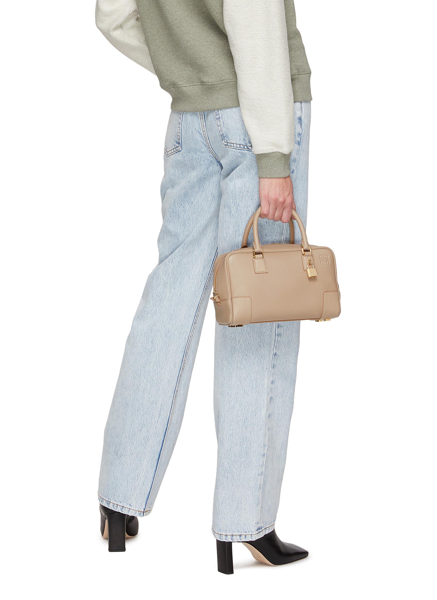 Loewe amazona deals 23